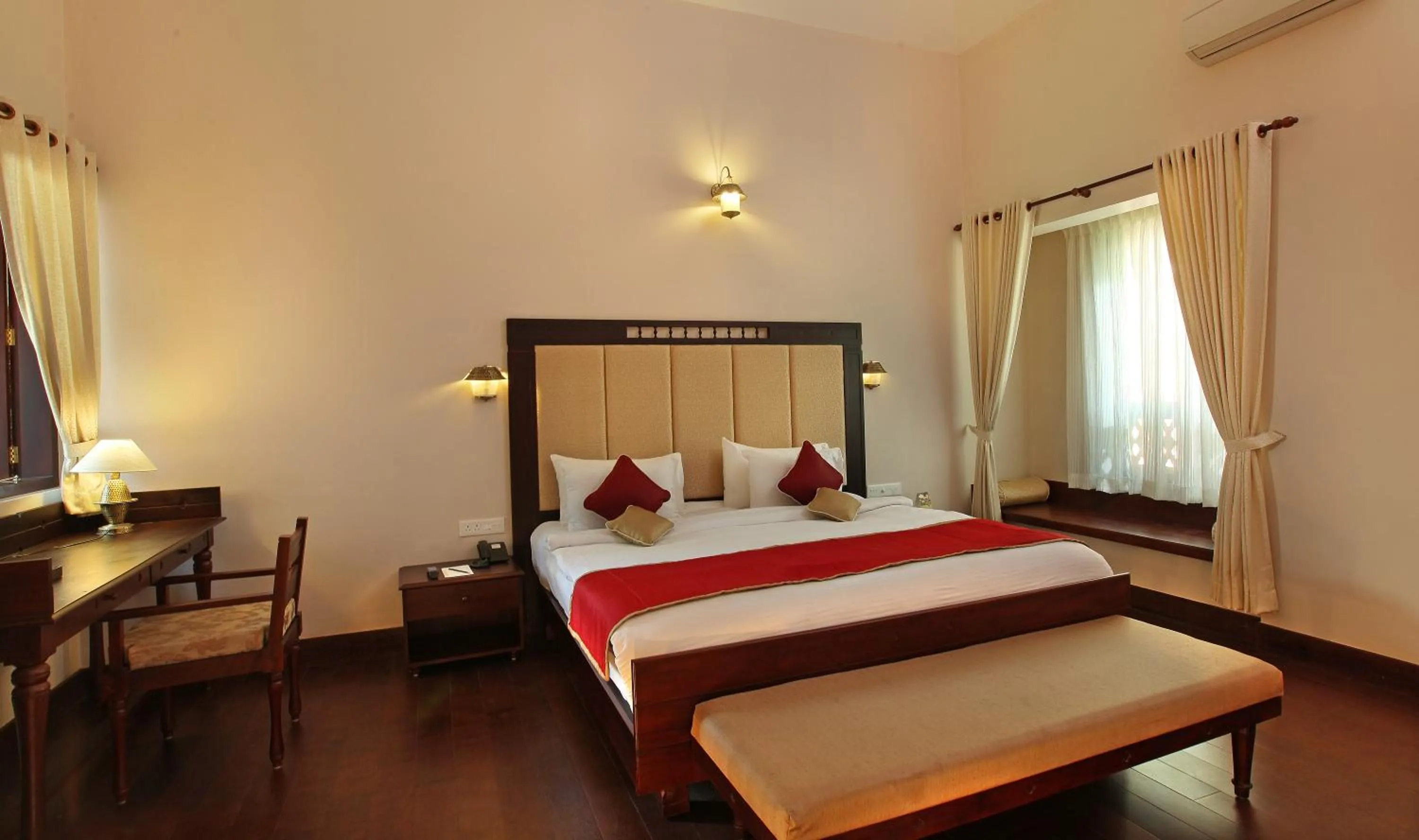 Bedroom, Bed in Greenwoods Resort, Thekkady