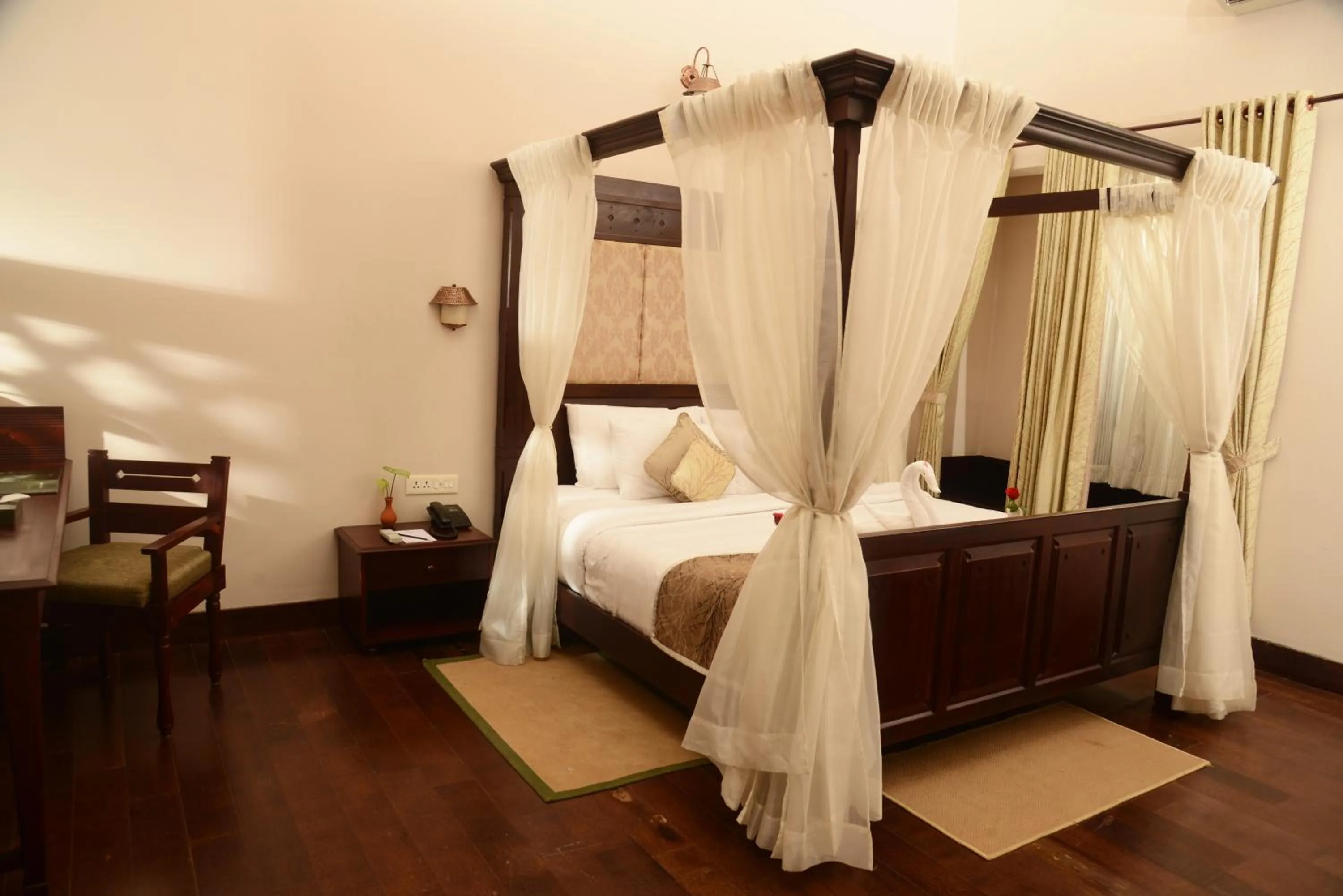 Bedroom, Bed in Greenwoods Resort, Thekkady
