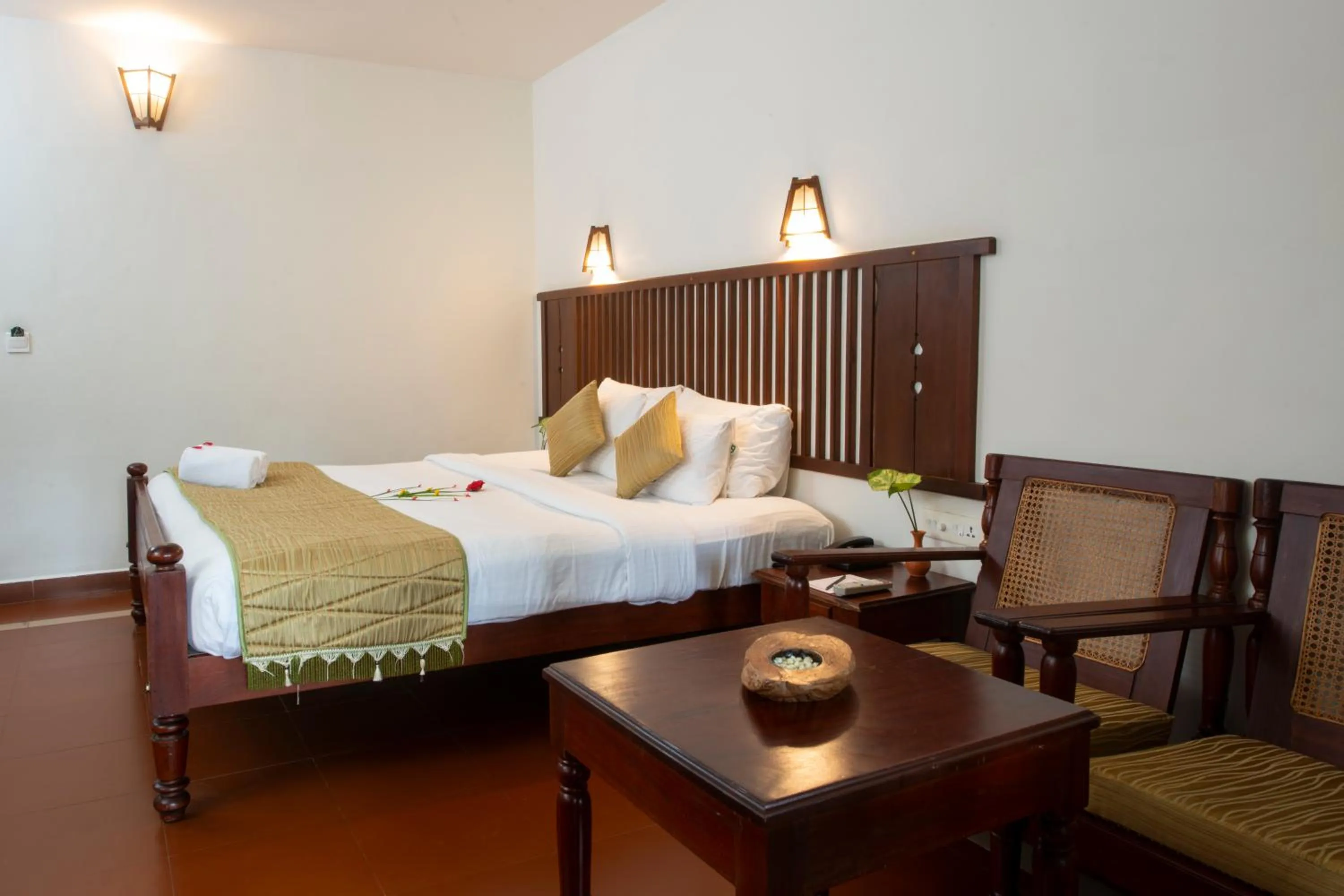 Bed in Greenwoods Resort, Thekkady