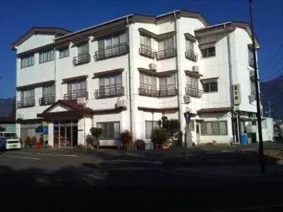 Facade/entrance in Resort Inn Fujihashi Facade/entrance in Resort Inn Fujihashi