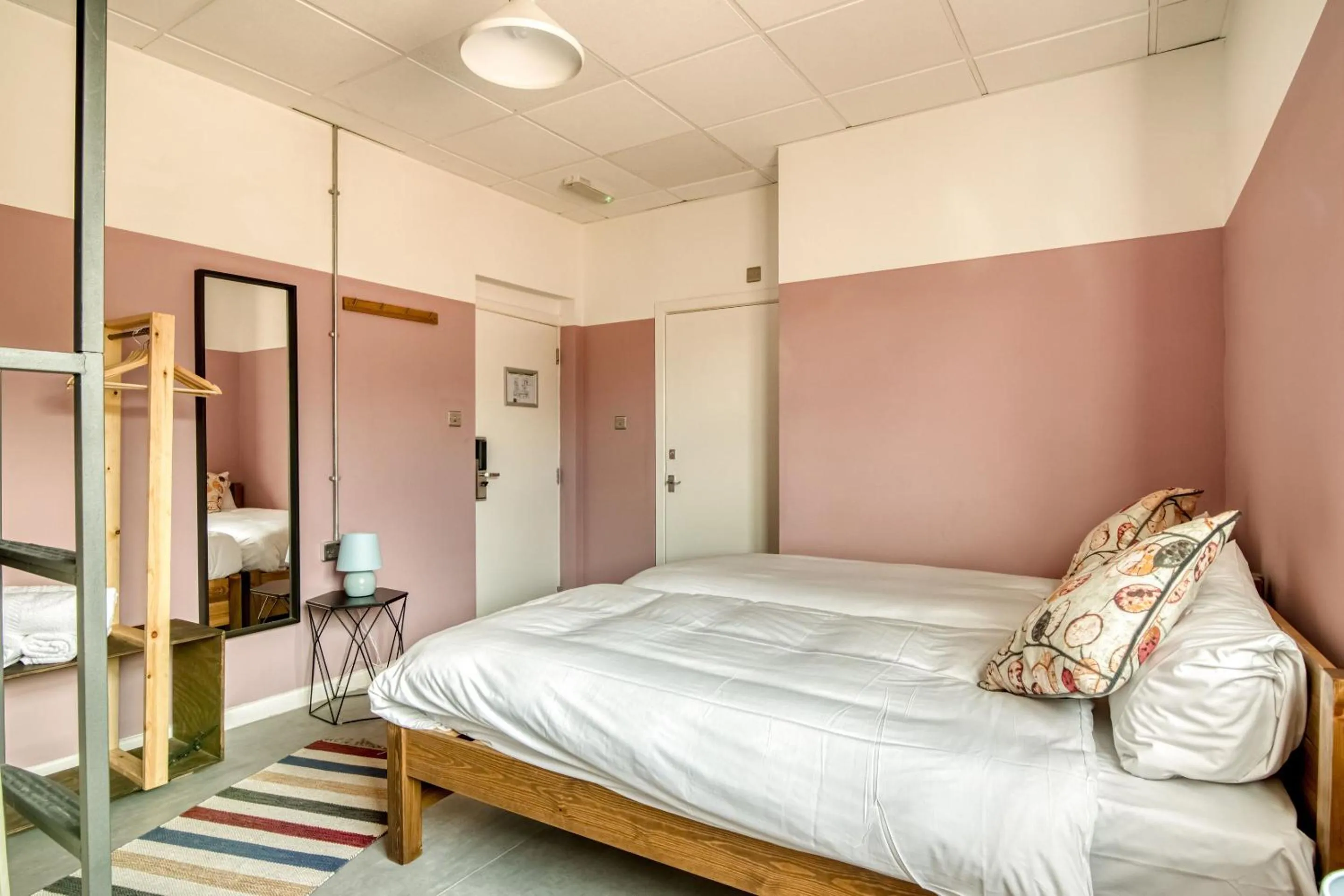 Bed in Malacuna Birmingham