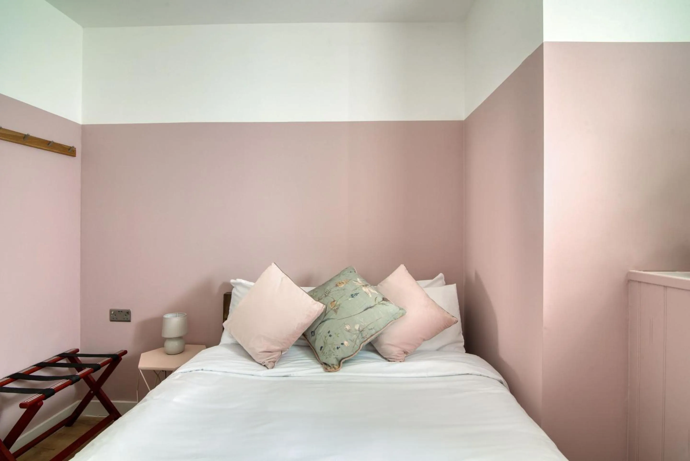 Bed in Malacuna Birmingham