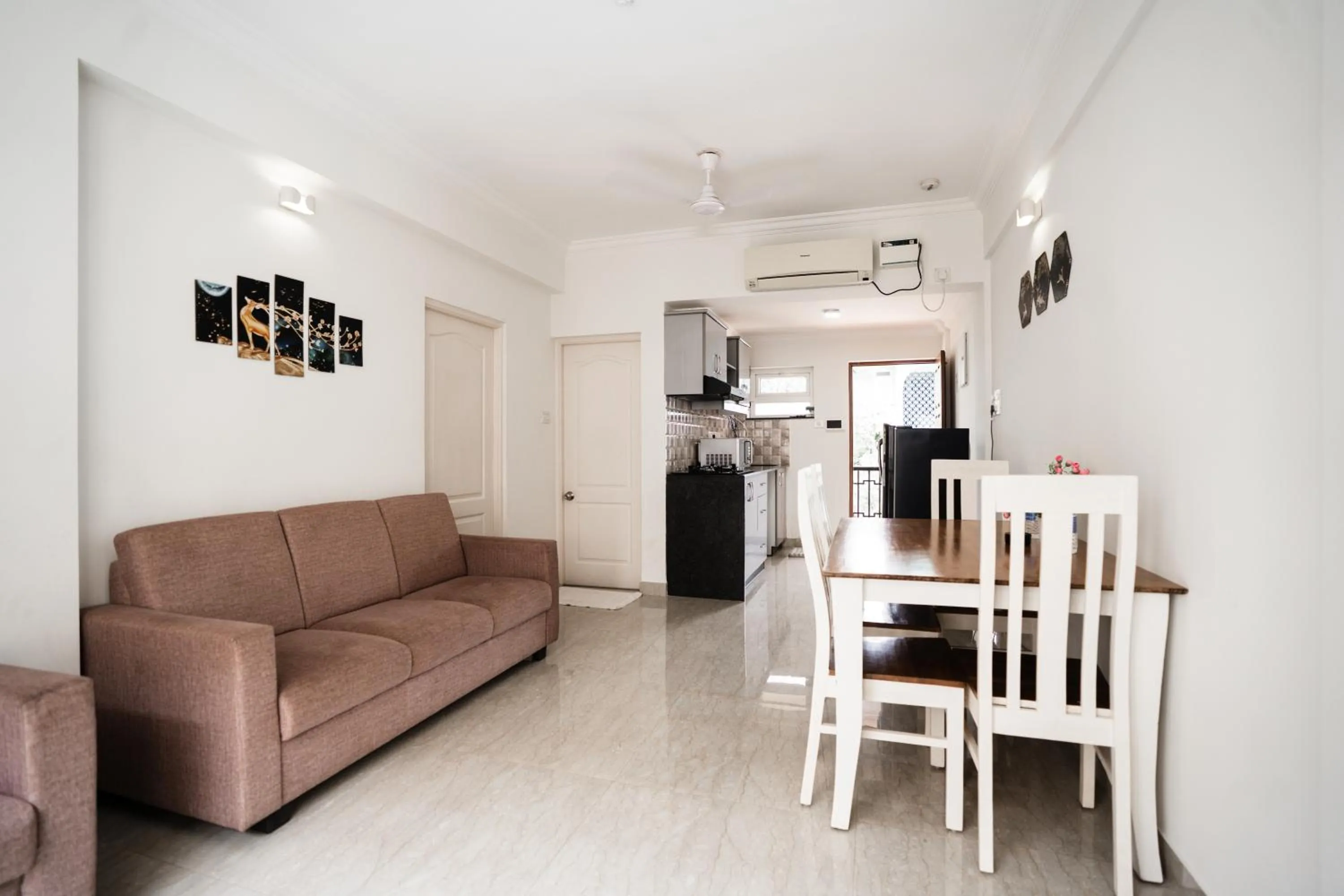 Living room in Bellagio Rezidencia 1 BHK Service Apartments