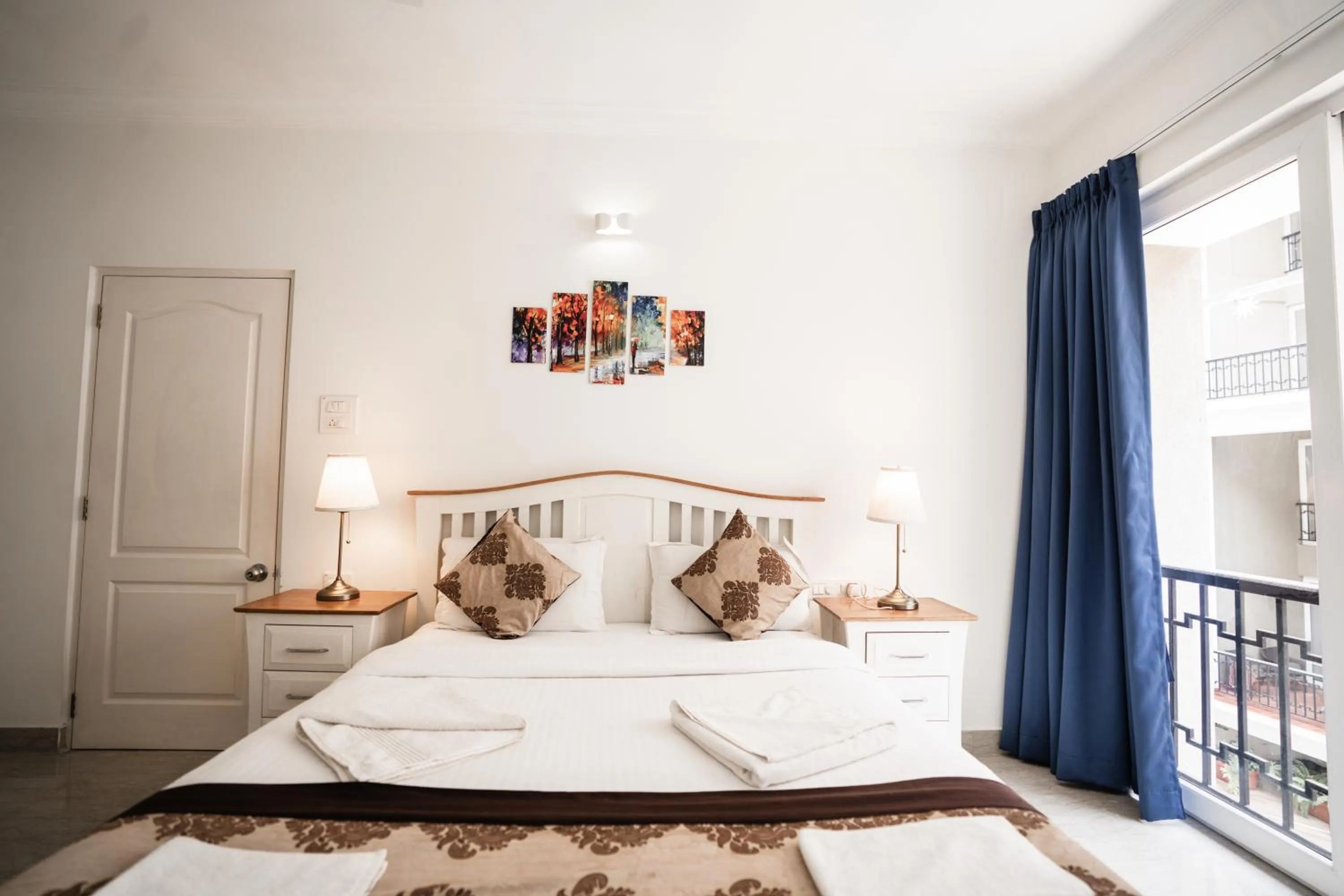 Bed in Bellagio Rezidencia 1 BHK Service Apartments