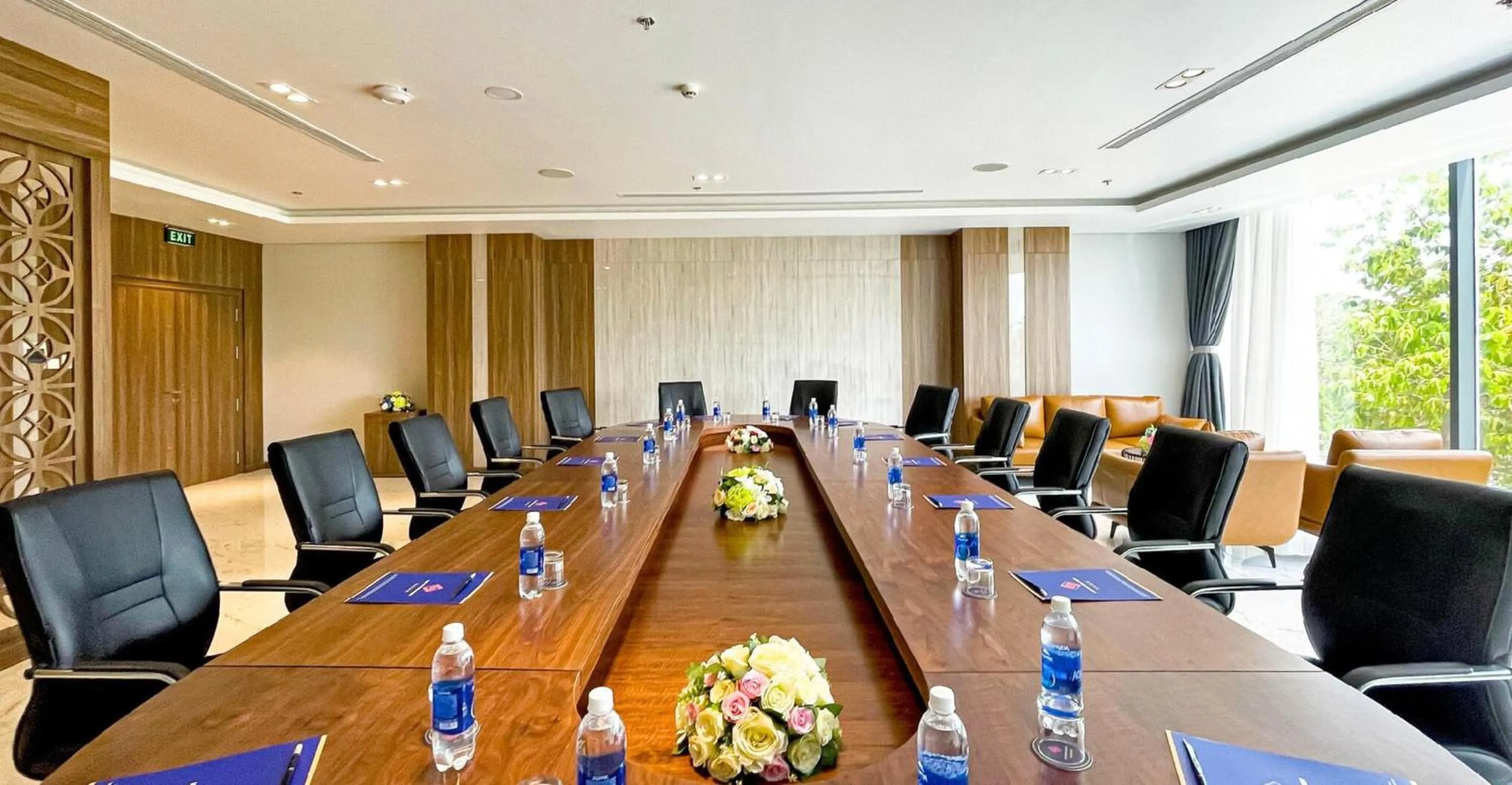 Business facilities in Long Thuan Hotel & Resort