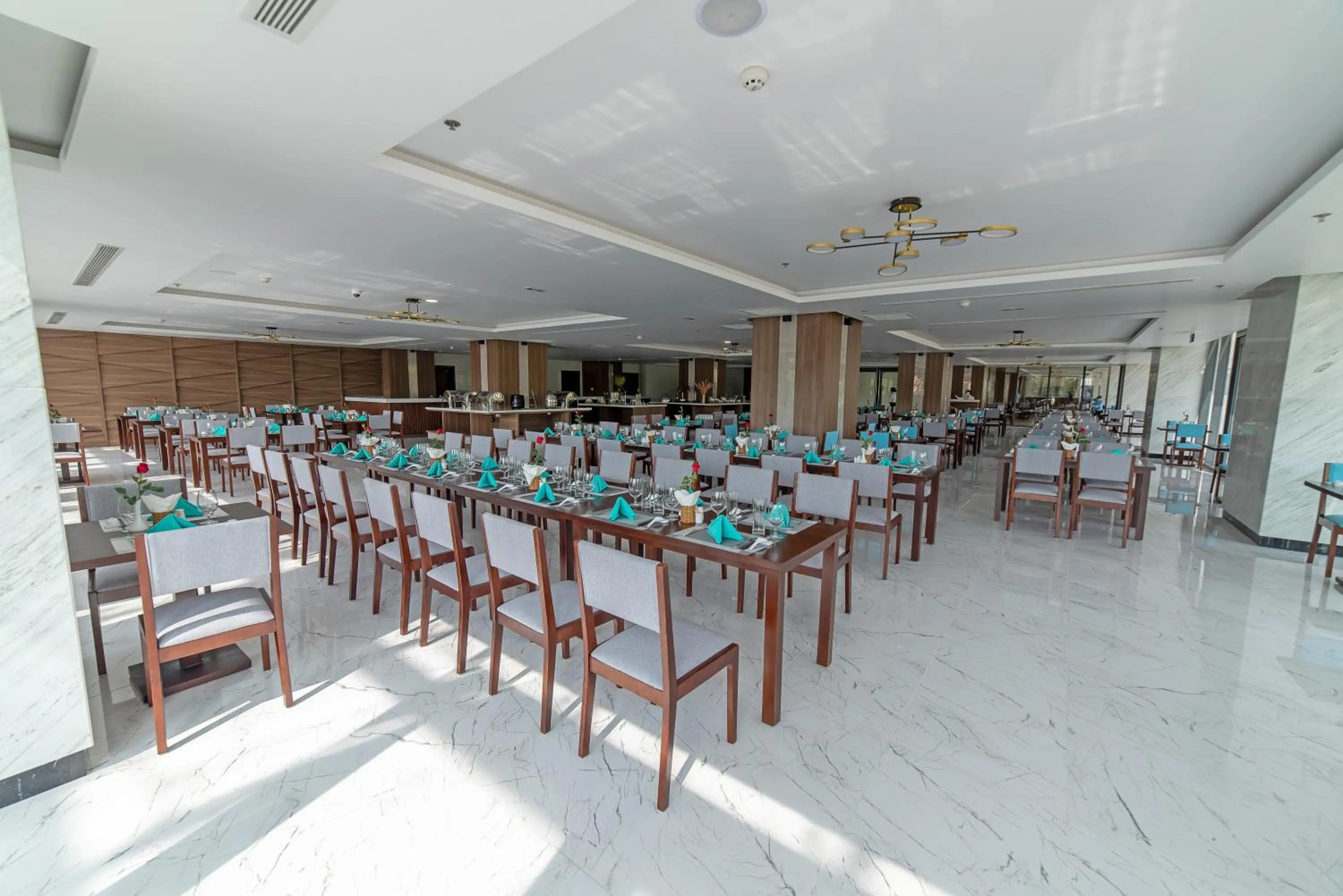Restaurant/places to eat in Long Thuan Hotel & Resort