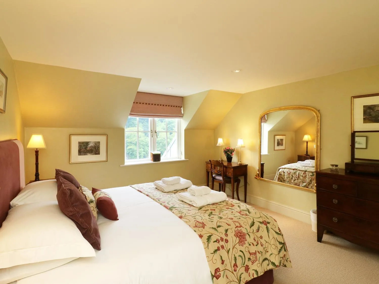 Bed in Elphinstone