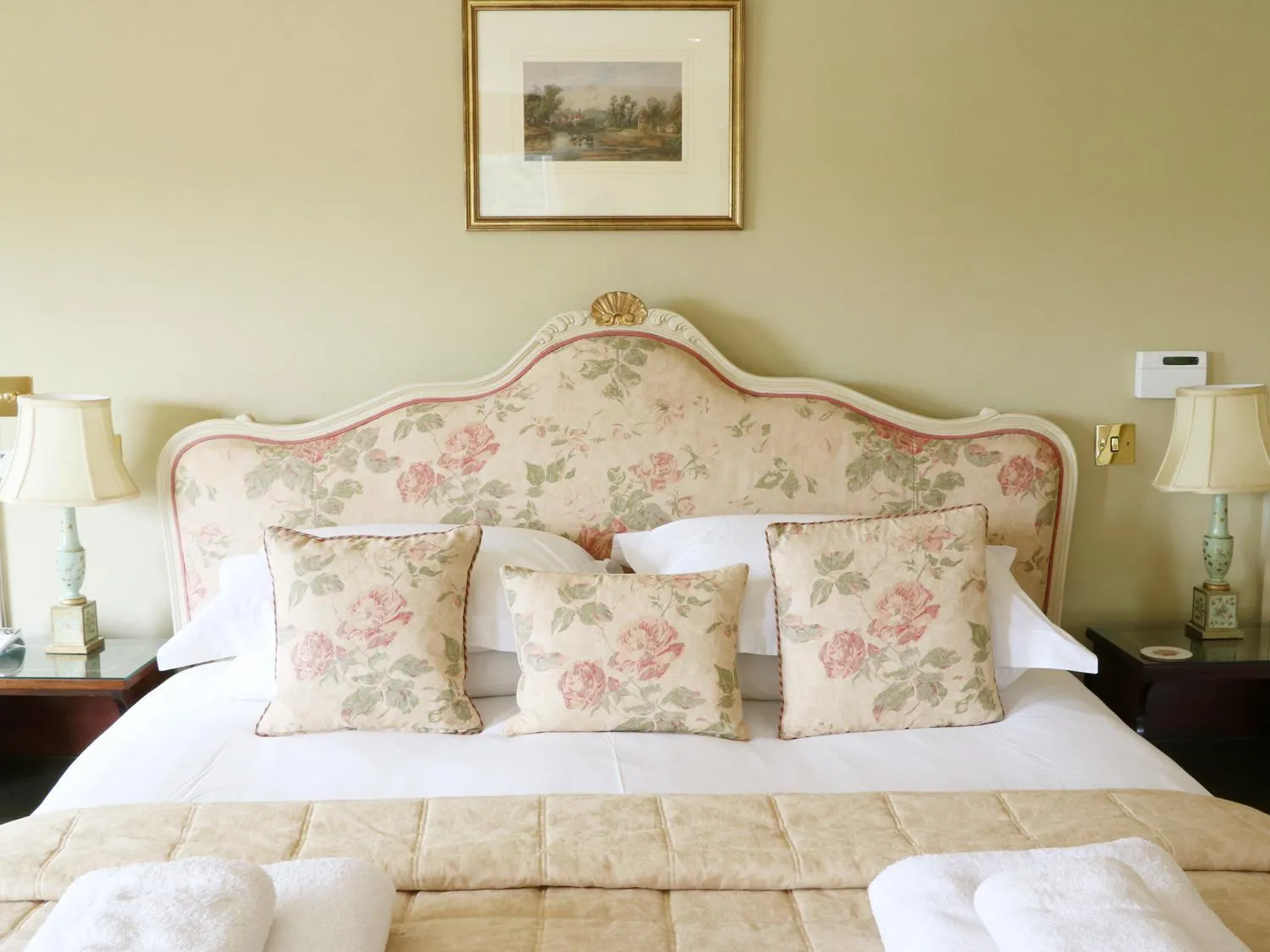 Bed in Elphinstone