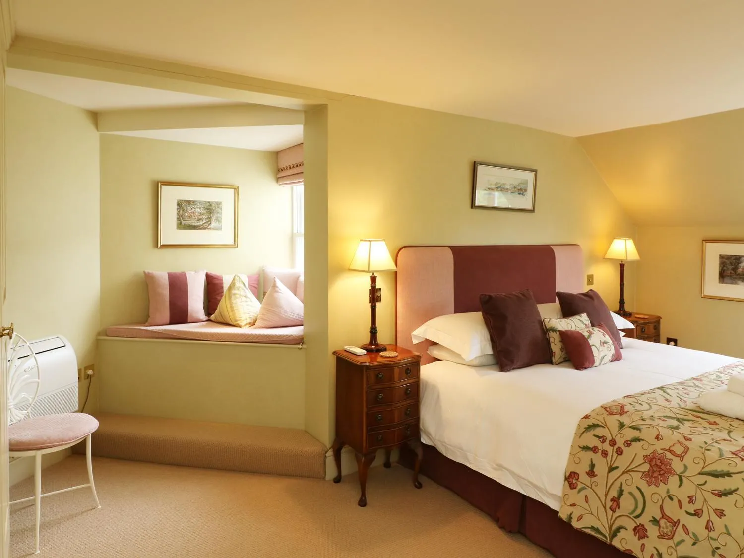 Bed in Elphinstone
