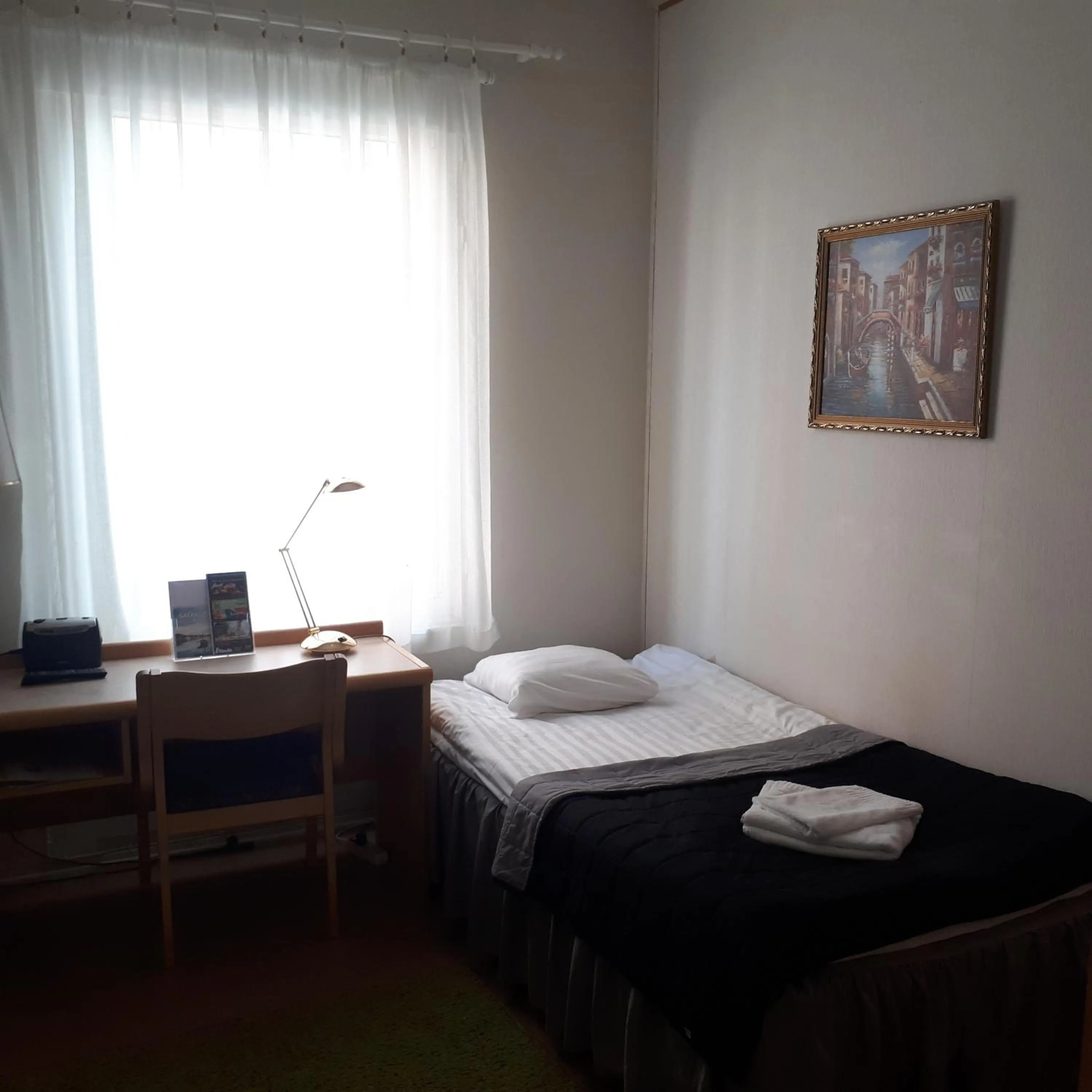 Photo of the whole room, Bed in Hostel River