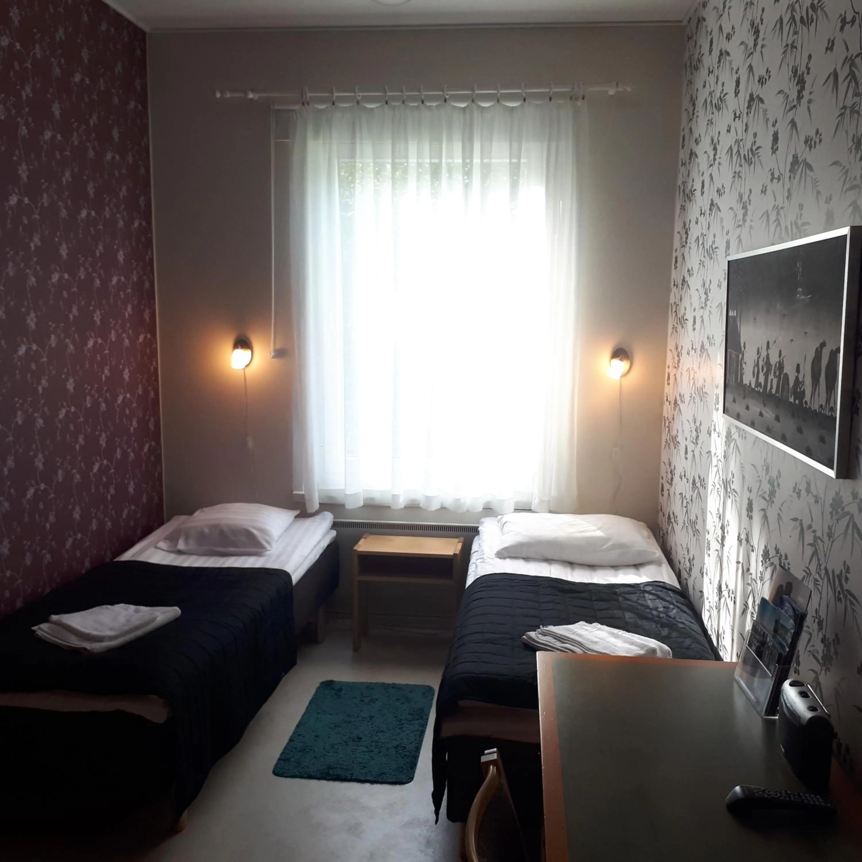 Photo of the whole room, Bed in Hostel River