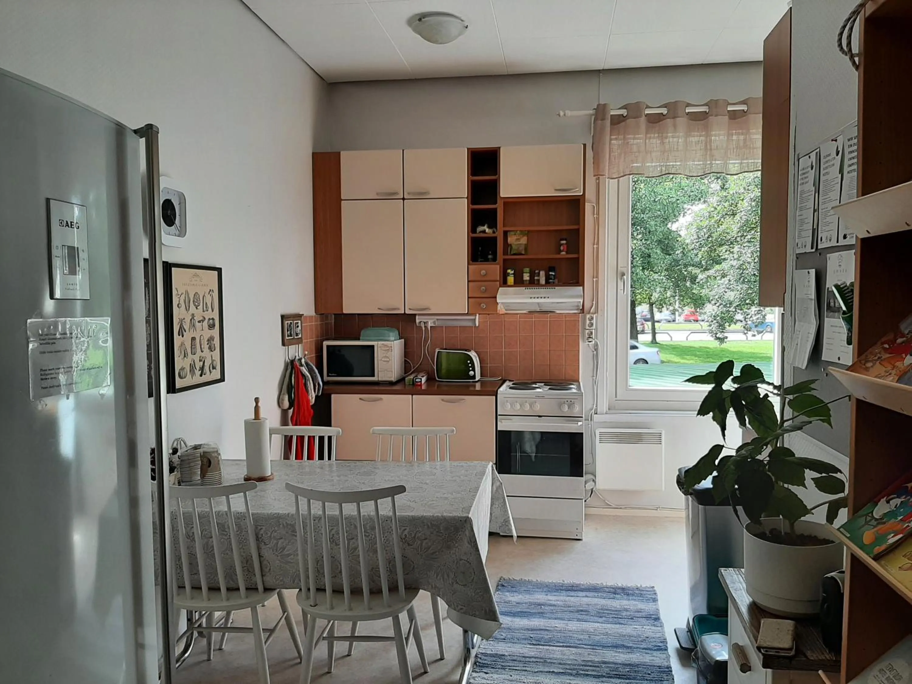 Communal kitchen in Hostel River