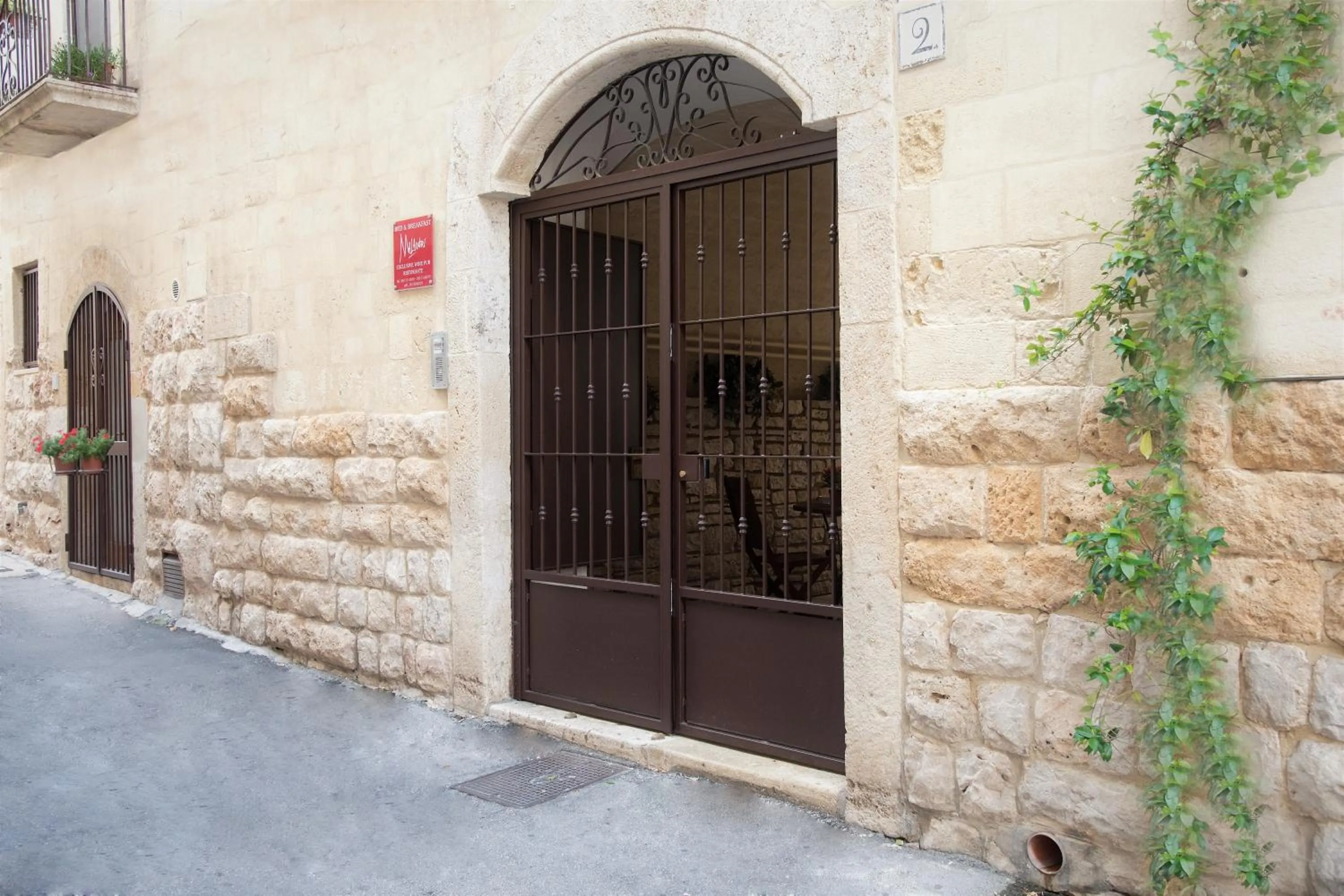 Facade/entrance in Malandrì B&B