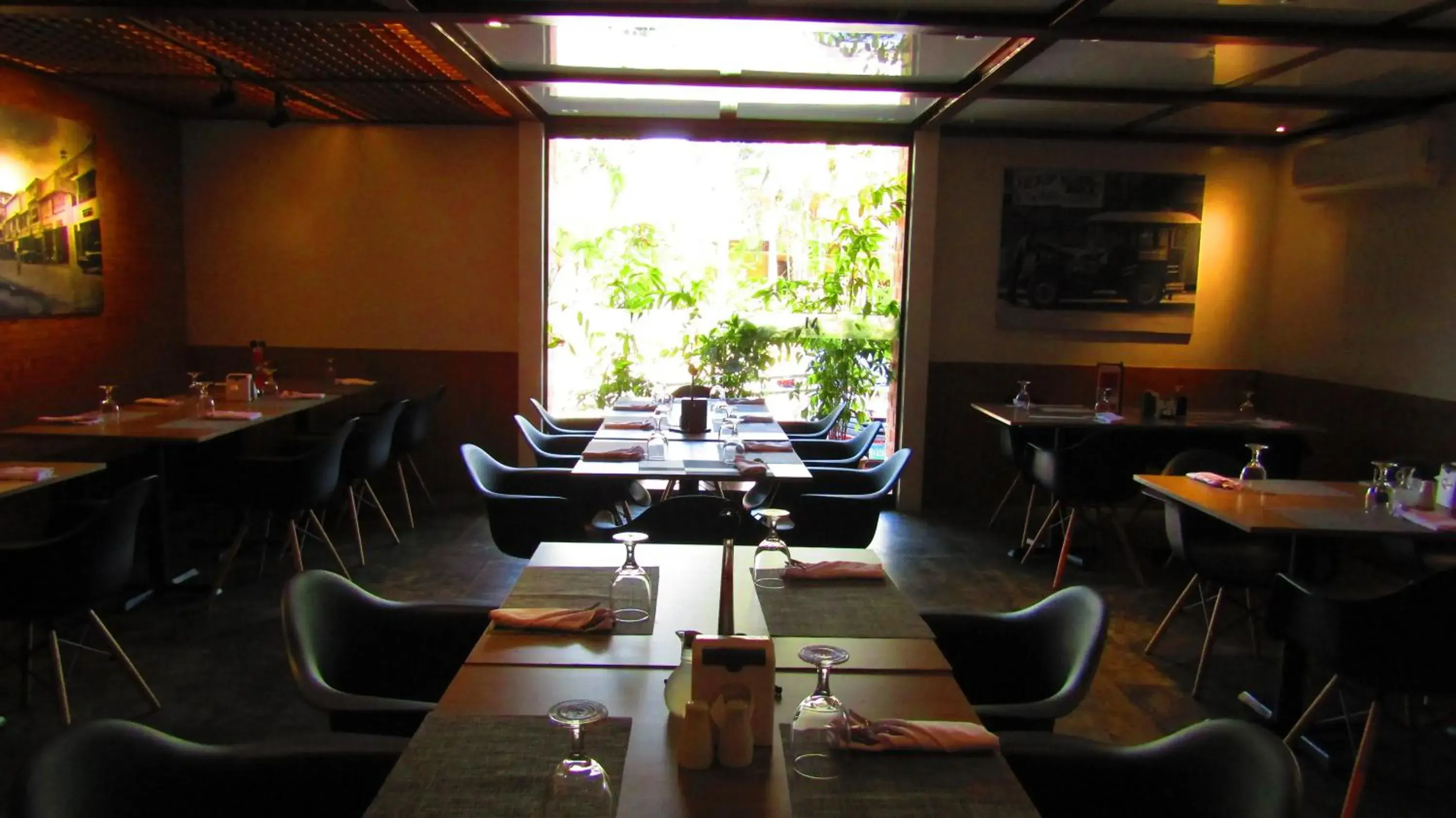 Restaurant/places to eat in The Madeline Boutique Hotel & Suites Restaurant/places to eat in The Madeline Boutique Hotel & Suites