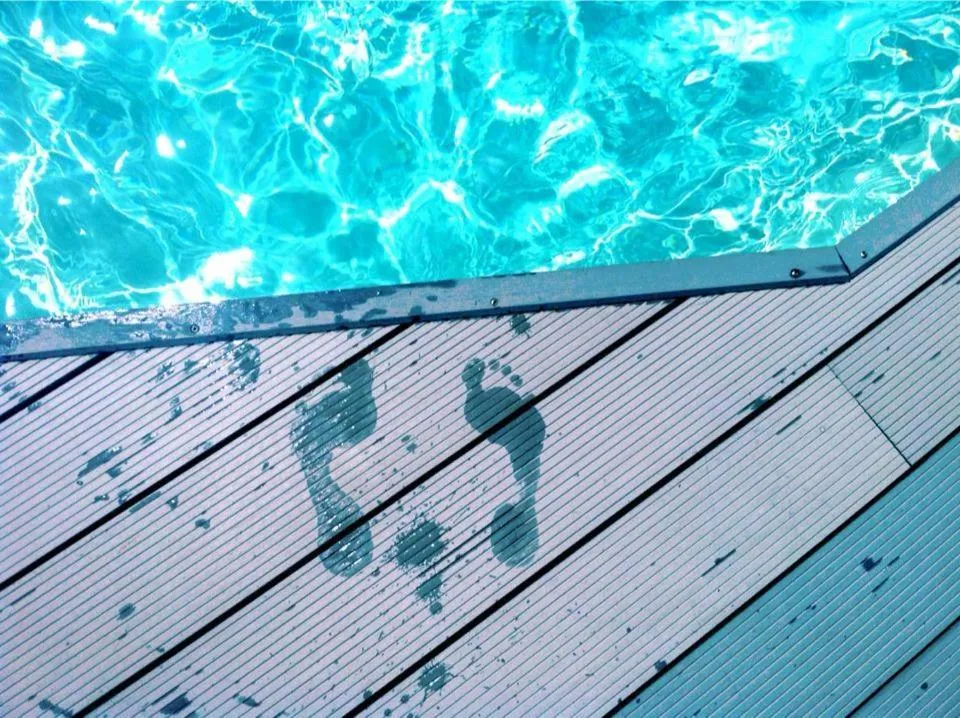 Swimming pool in Résidence Le Clos Saint Paul