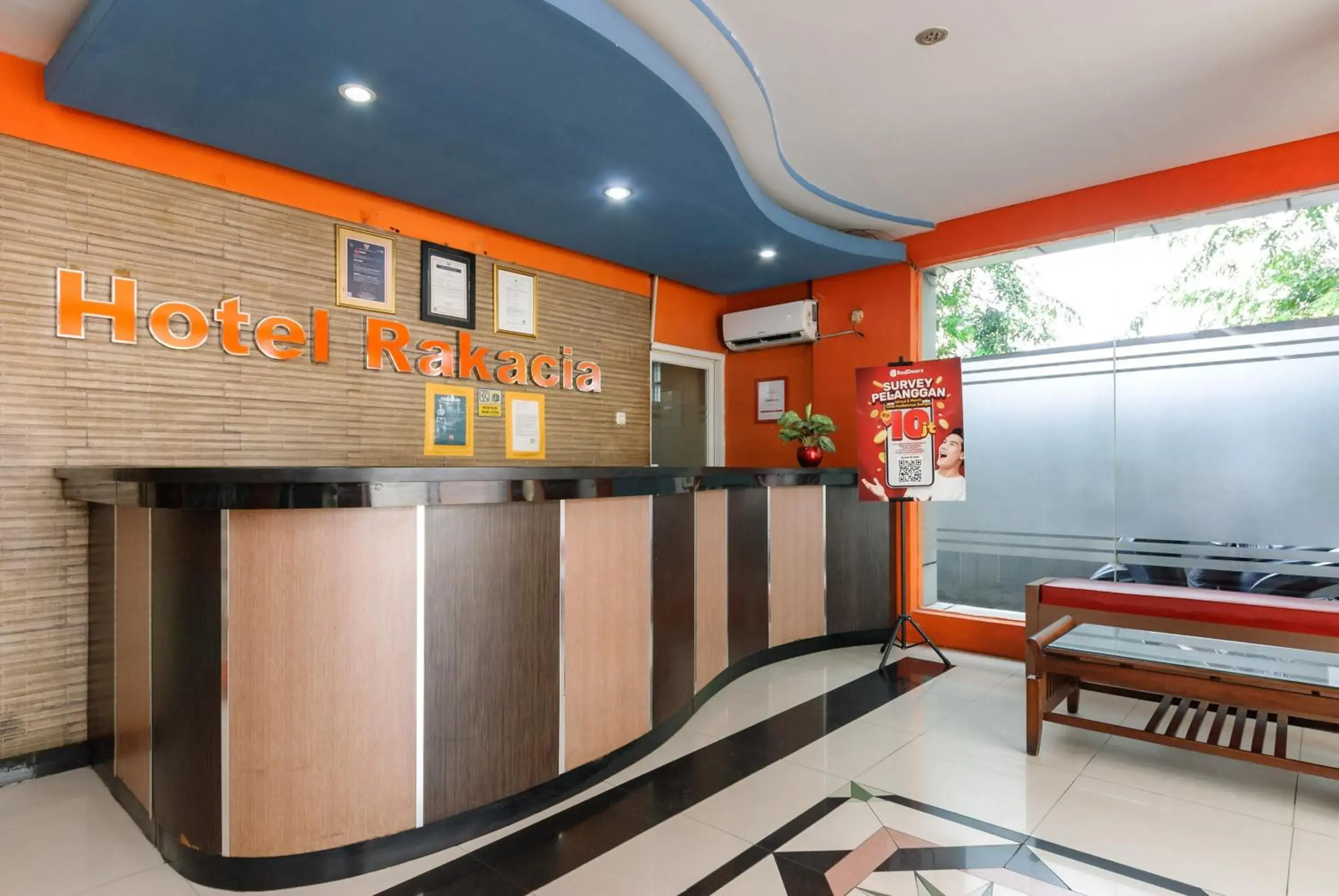 Lobby or reception in RedDoorz Plus @ Jalan Pemuda Jakarta Lobby or reception in RedDoorz Plus @ Jalan Pemuda Jakarta