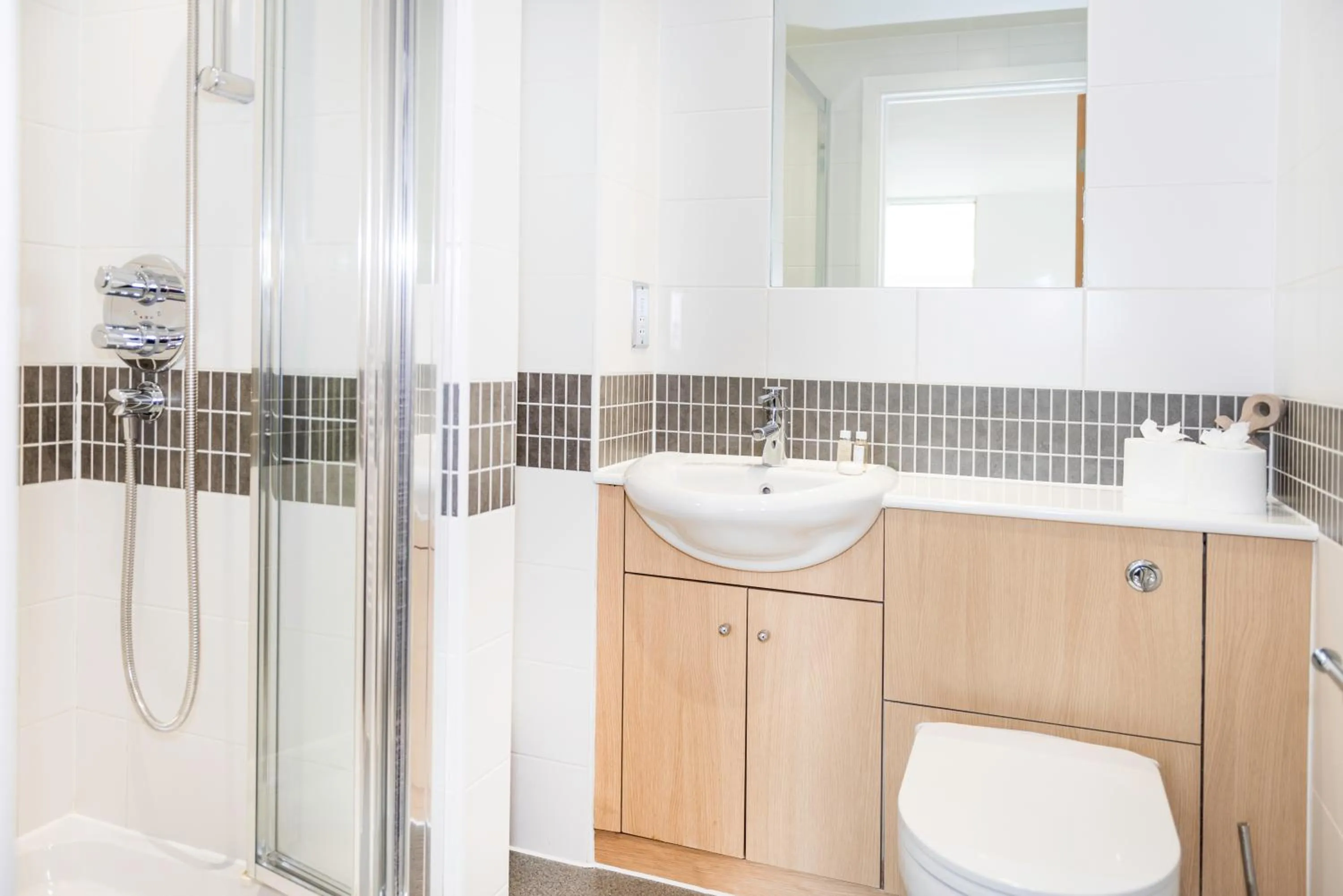 Shower in City Stay Apartments - Vizion