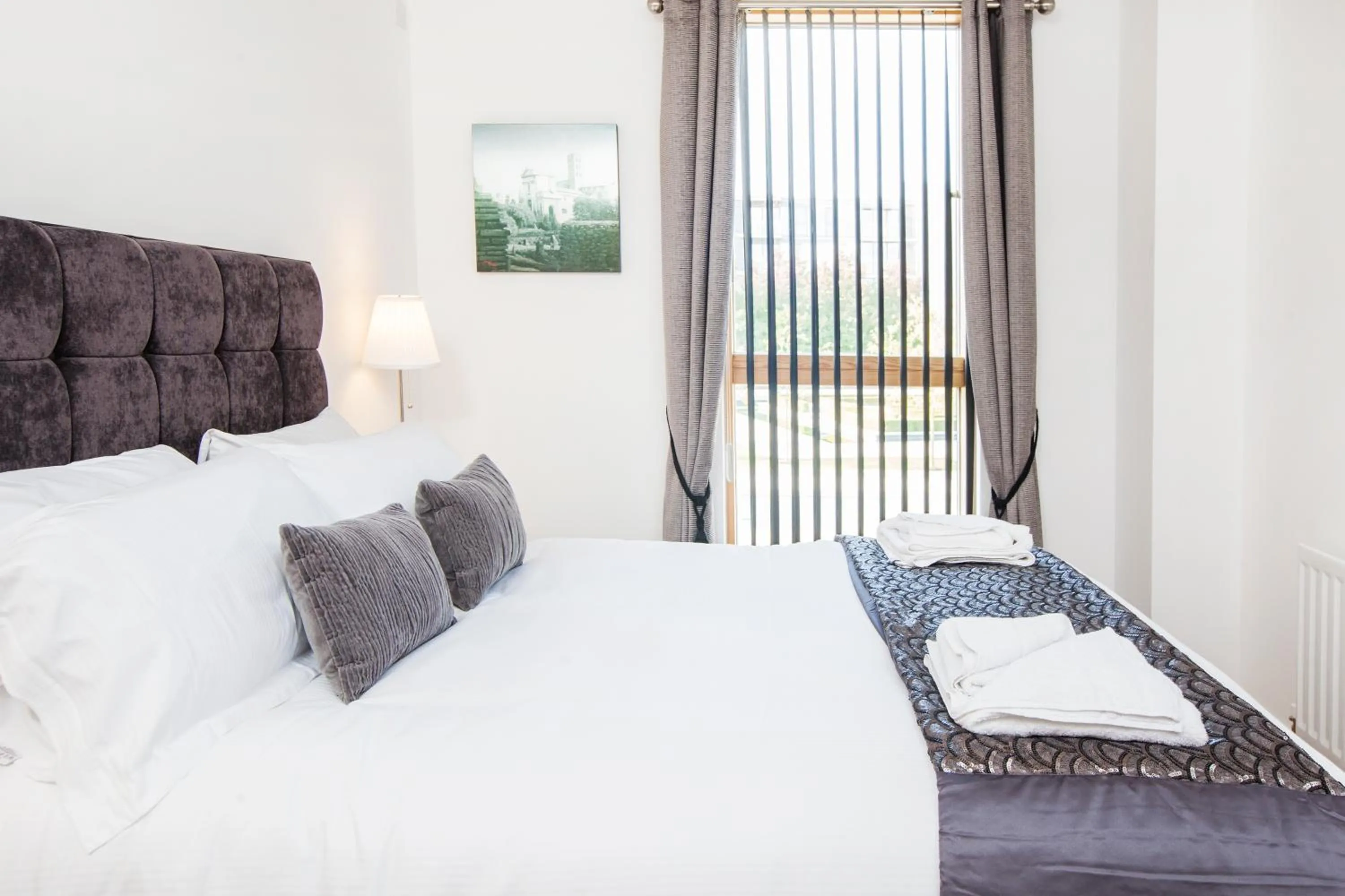 Bed in City Stay Apartments - Vizion