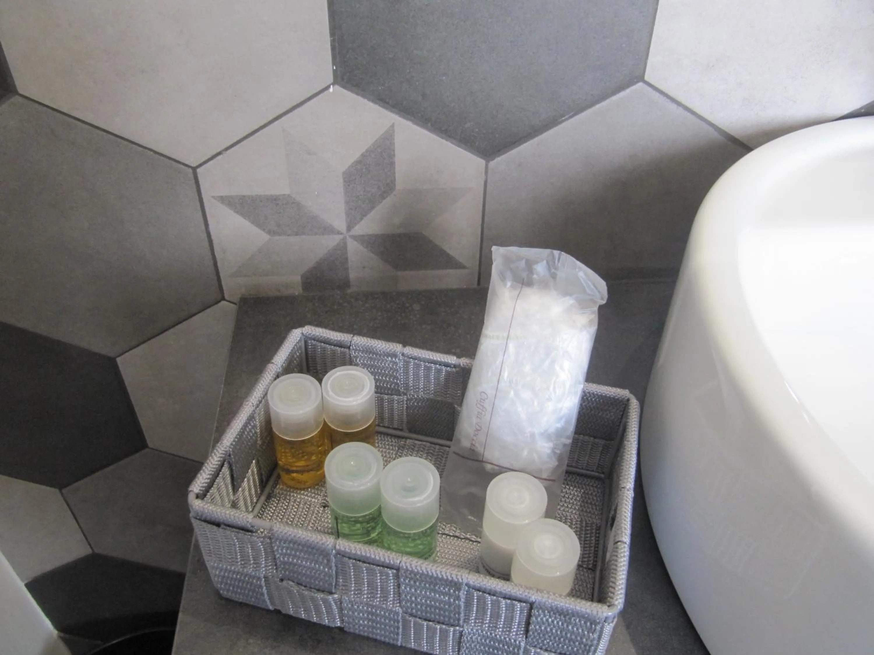 Bathroom in Symposium Bed&Breakfast