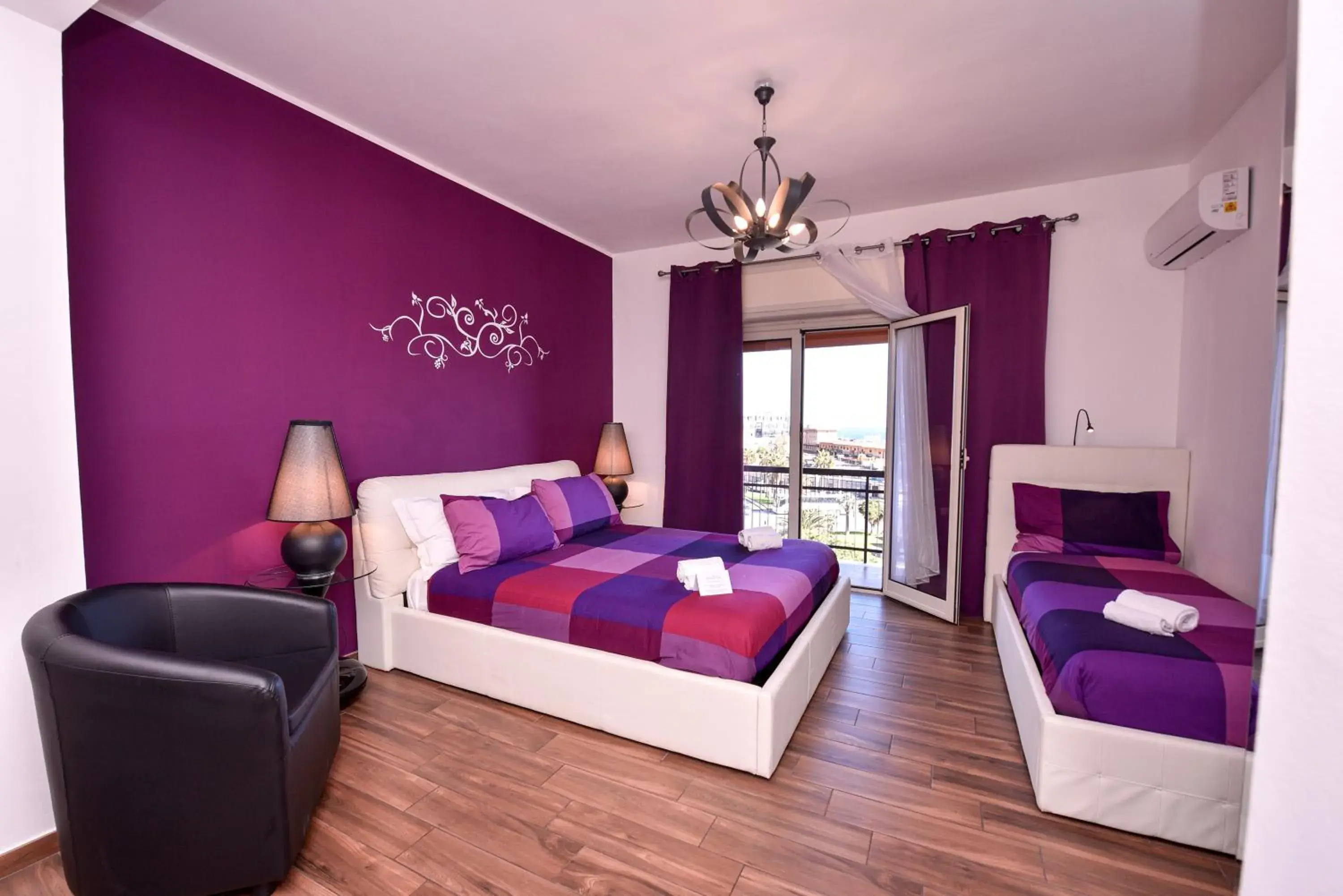 Triple Room with Sea View in Symposium Bed&Breakfast Triple Room with Sea View in Symposium Bed&Breakfast