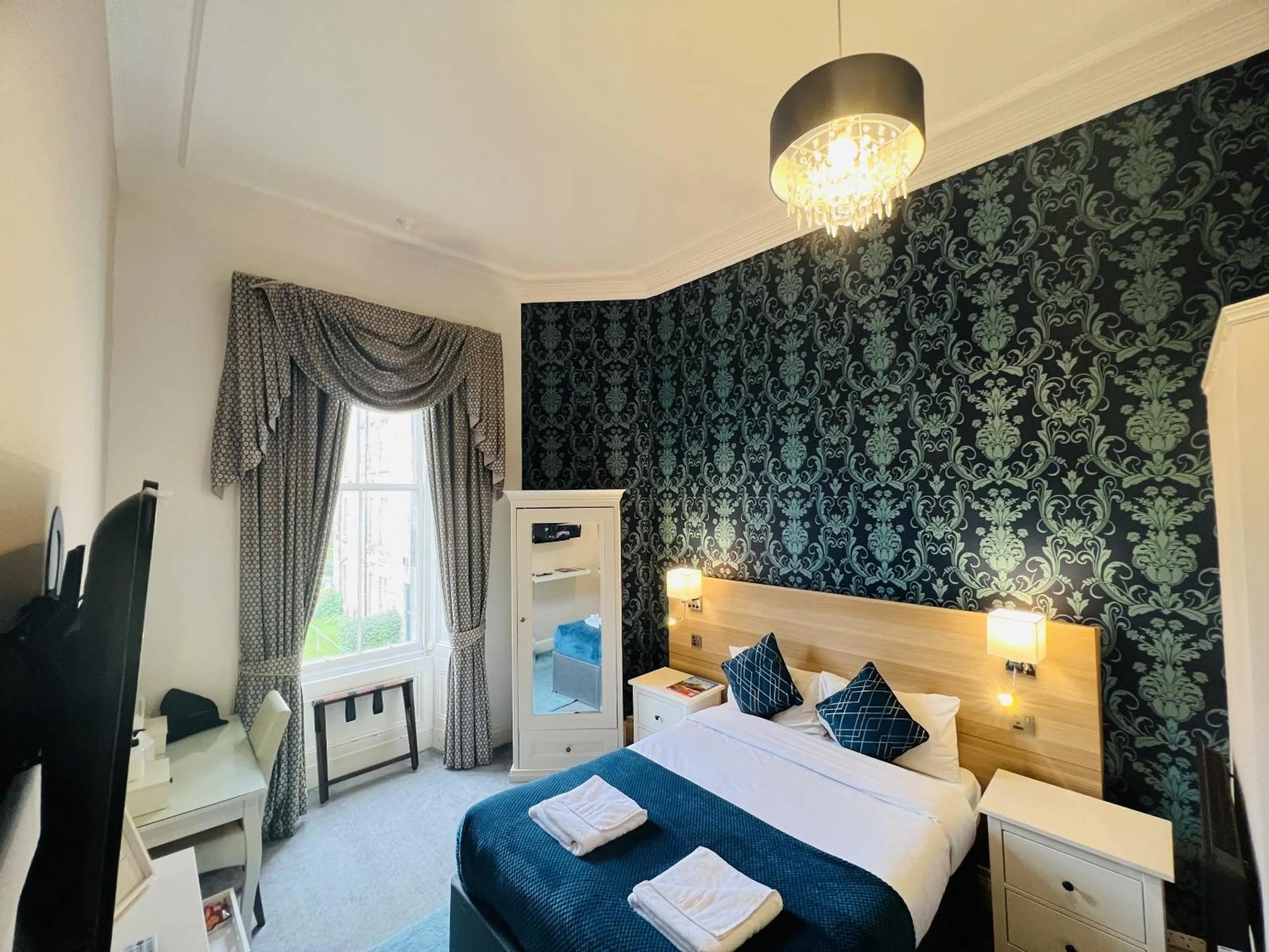 Bedroom, Bed in Ardenlee Guest House