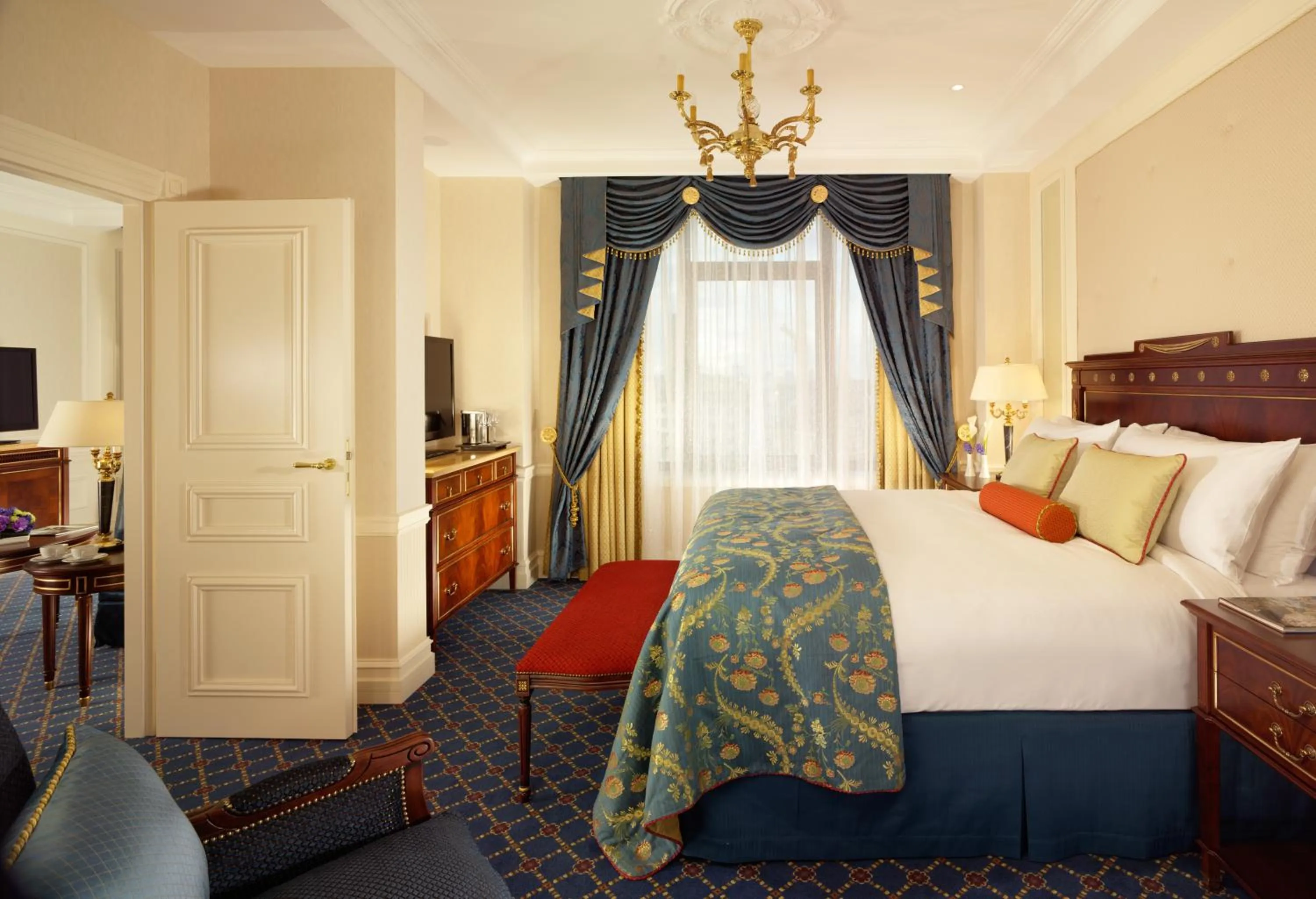Bedroom, Bed in Fairmont Grand Hotel Kyiv