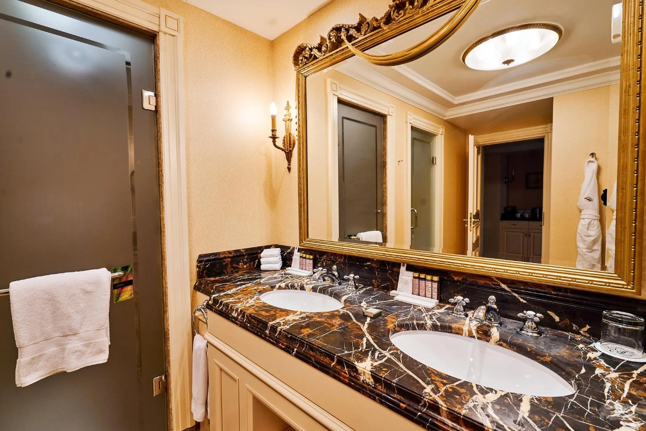 Shower in Fairmont Grand Hotel Kyiv