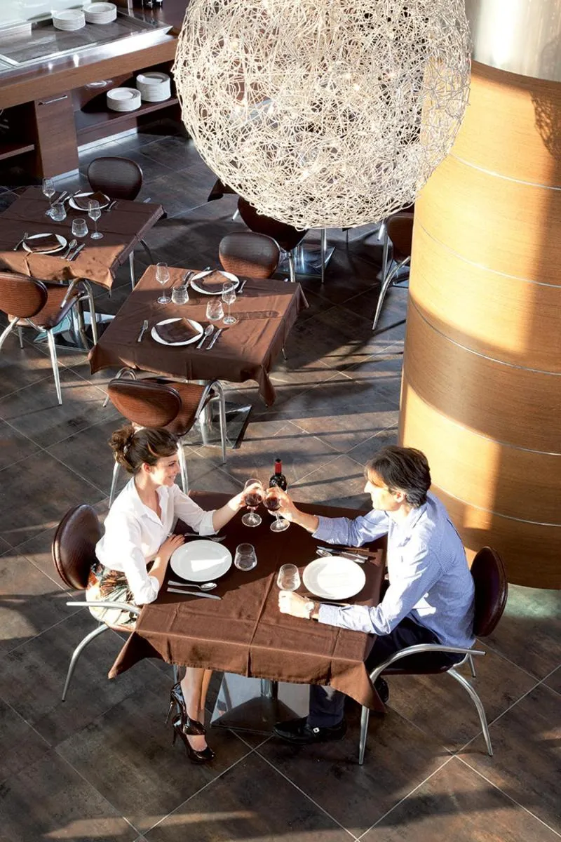 Restaurant/places to eat in Vercelli Palace Hotel