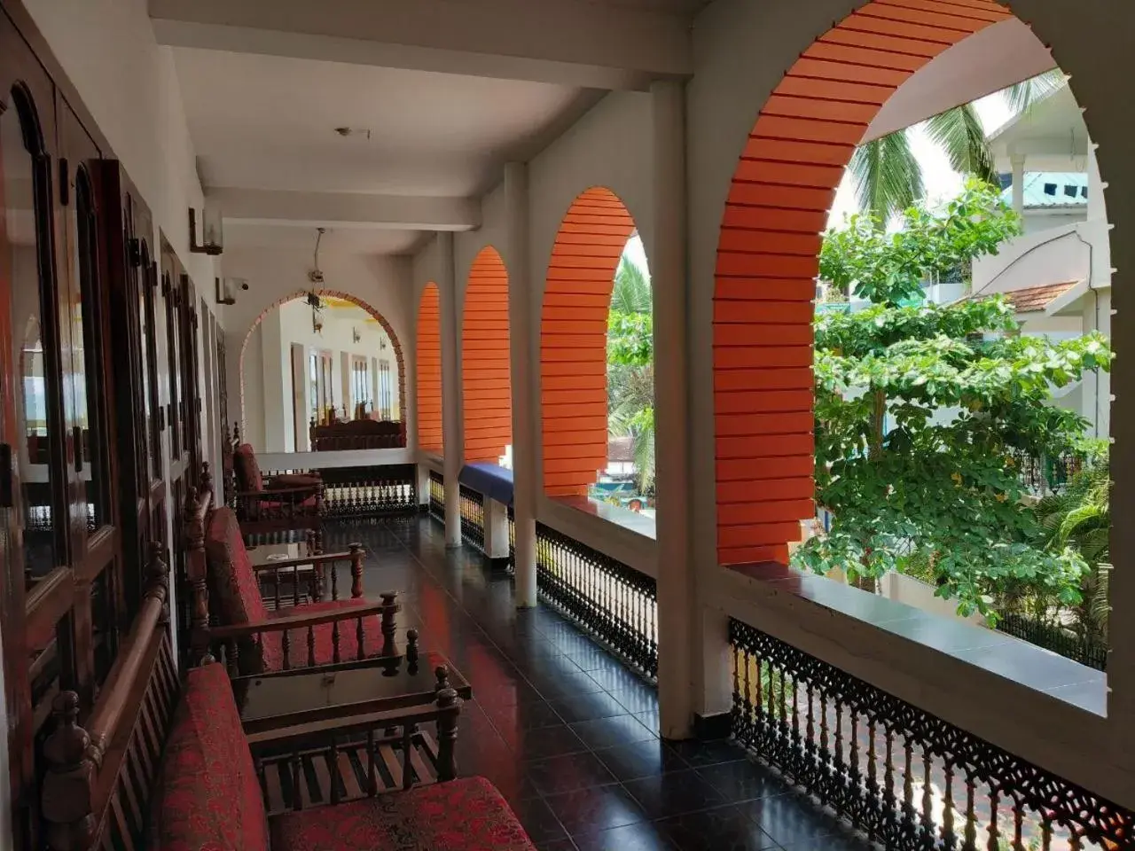 Property building in Beach Florra Inn Property building in Beach Florra Inn