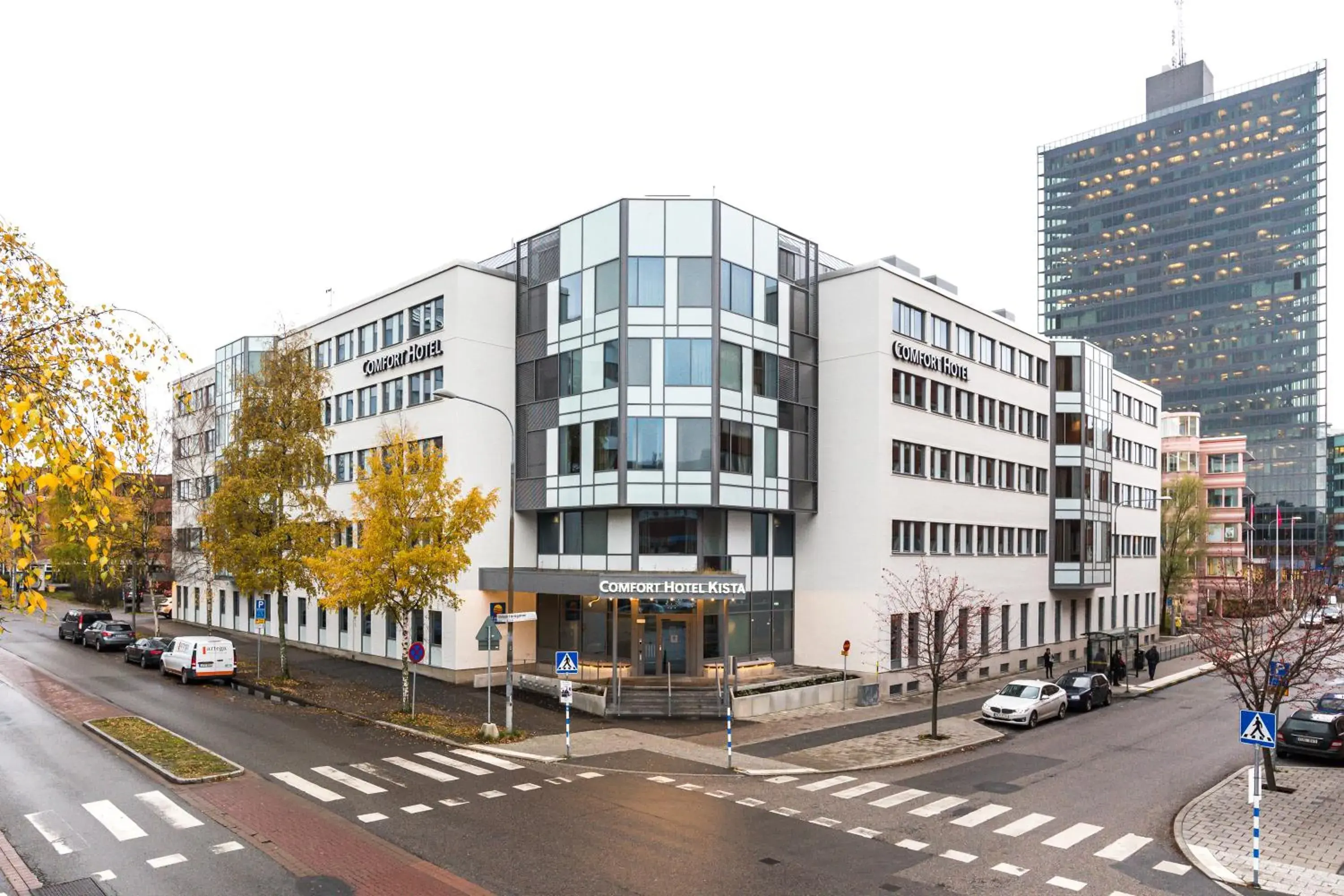 Facade/entrance in Comfort Hotel Kista Facade/entrance in Comfort Hotel Kista