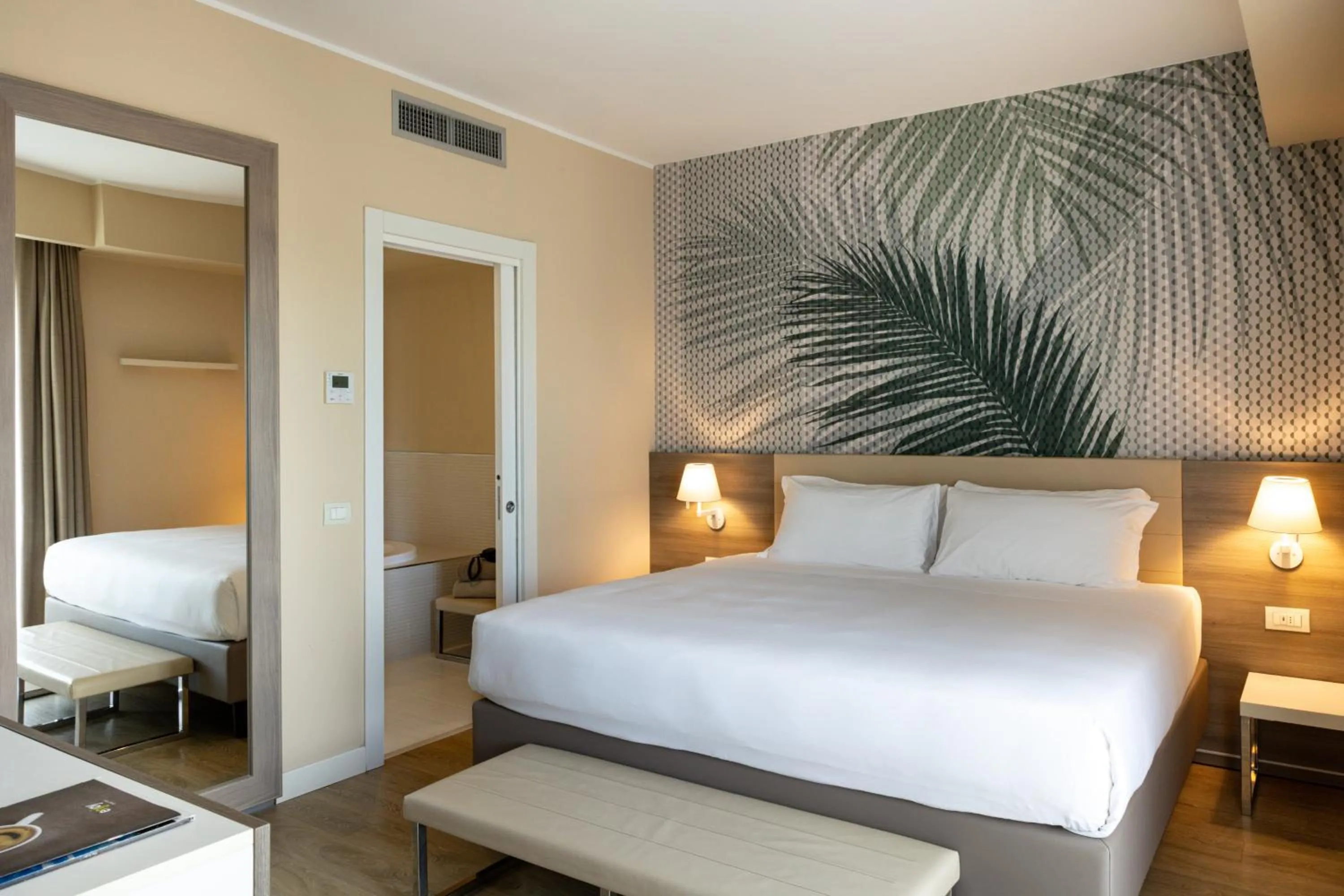 Bedroom, Bed in Enjoy Garda Hotel