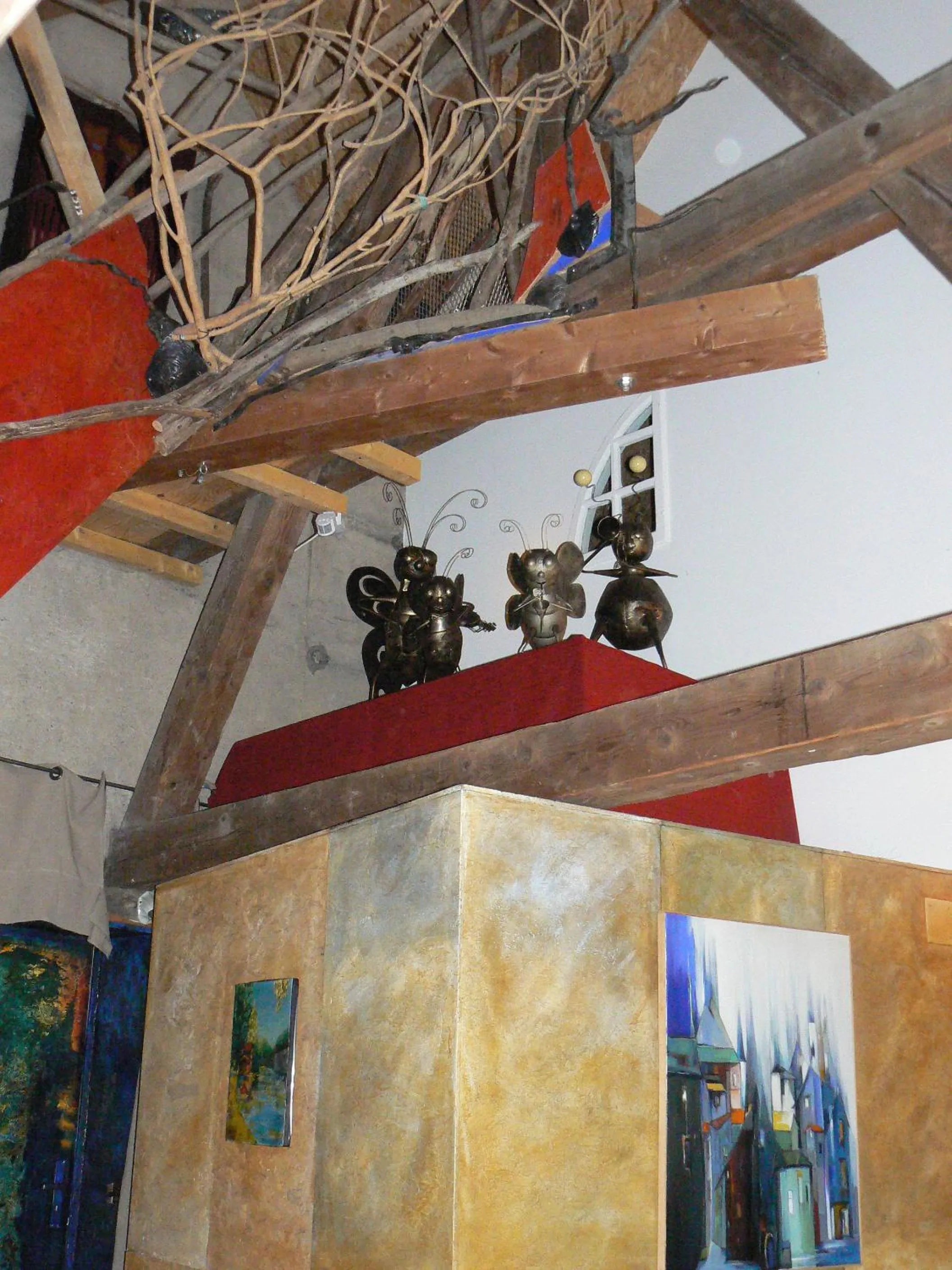 Decorative detail in Chambre d'hôtes du Moulin de Landonvillers