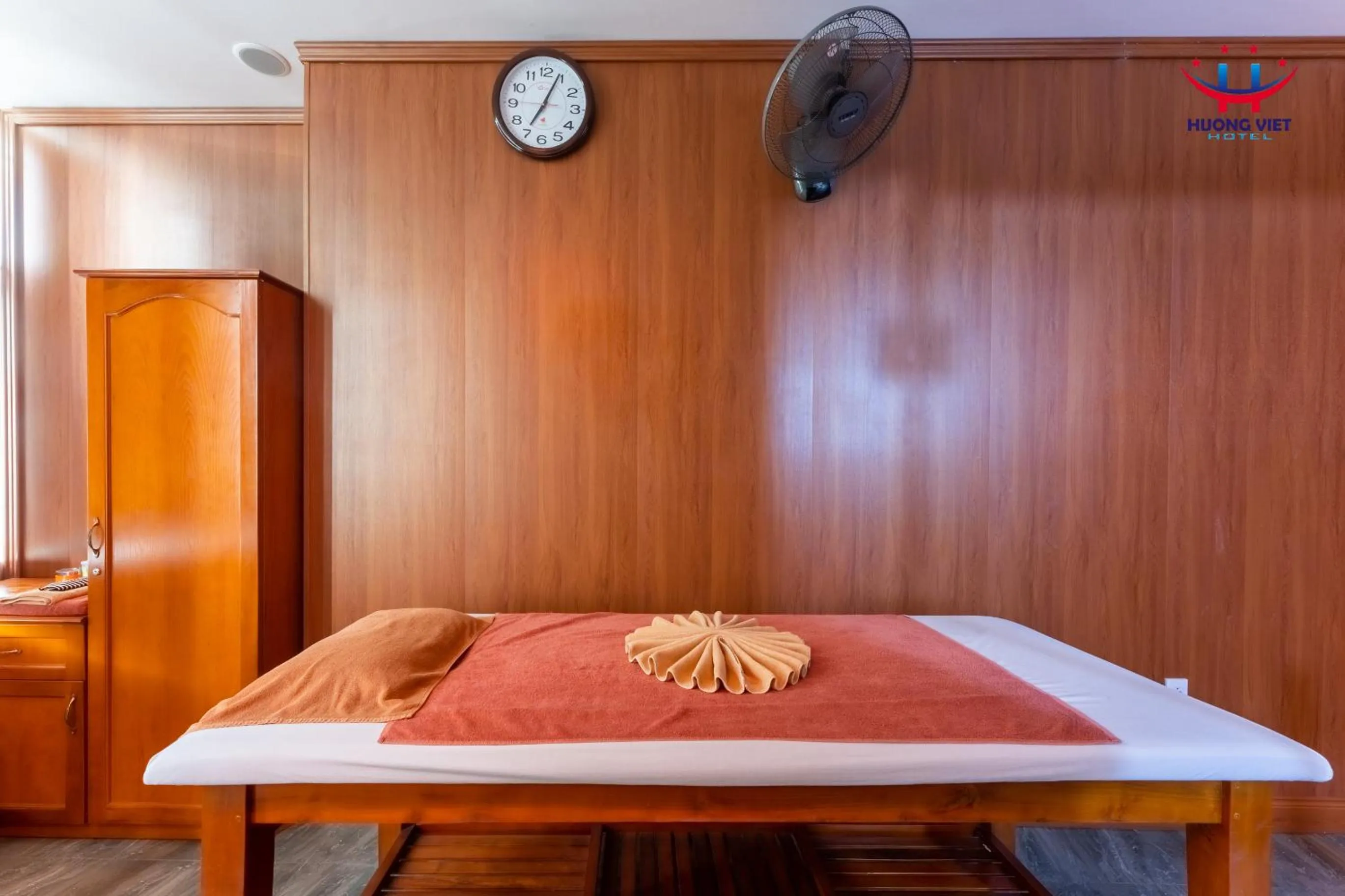 Massage, Bed in Huong Viet Hotel Quy Nhon - Beachfront