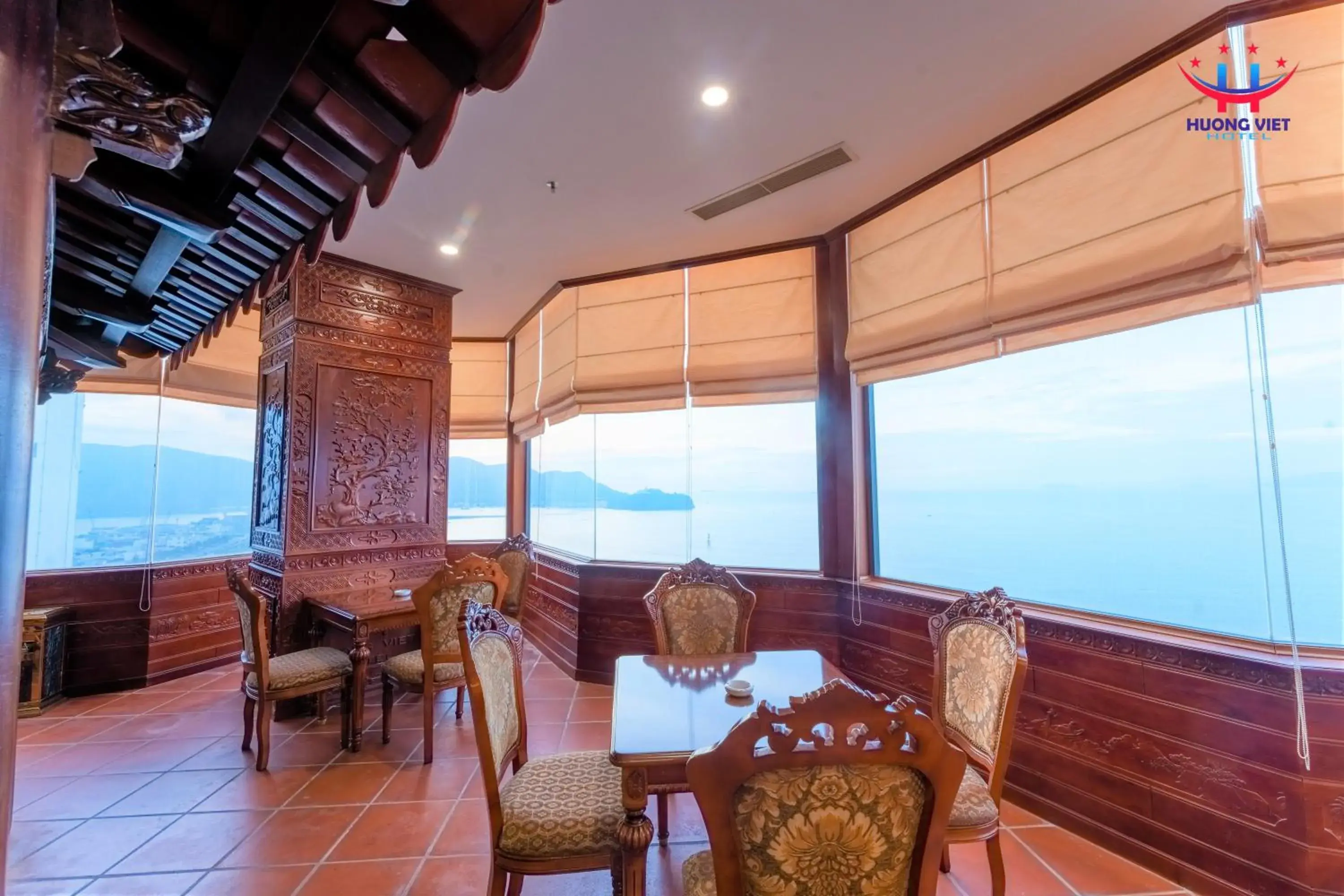 Restaurant/places to eat in Huong Viet Hotel Quy Nhon - Beachfront Restaurant/places to eat in Huong Viet Hotel Quy Nhon - Beachfront