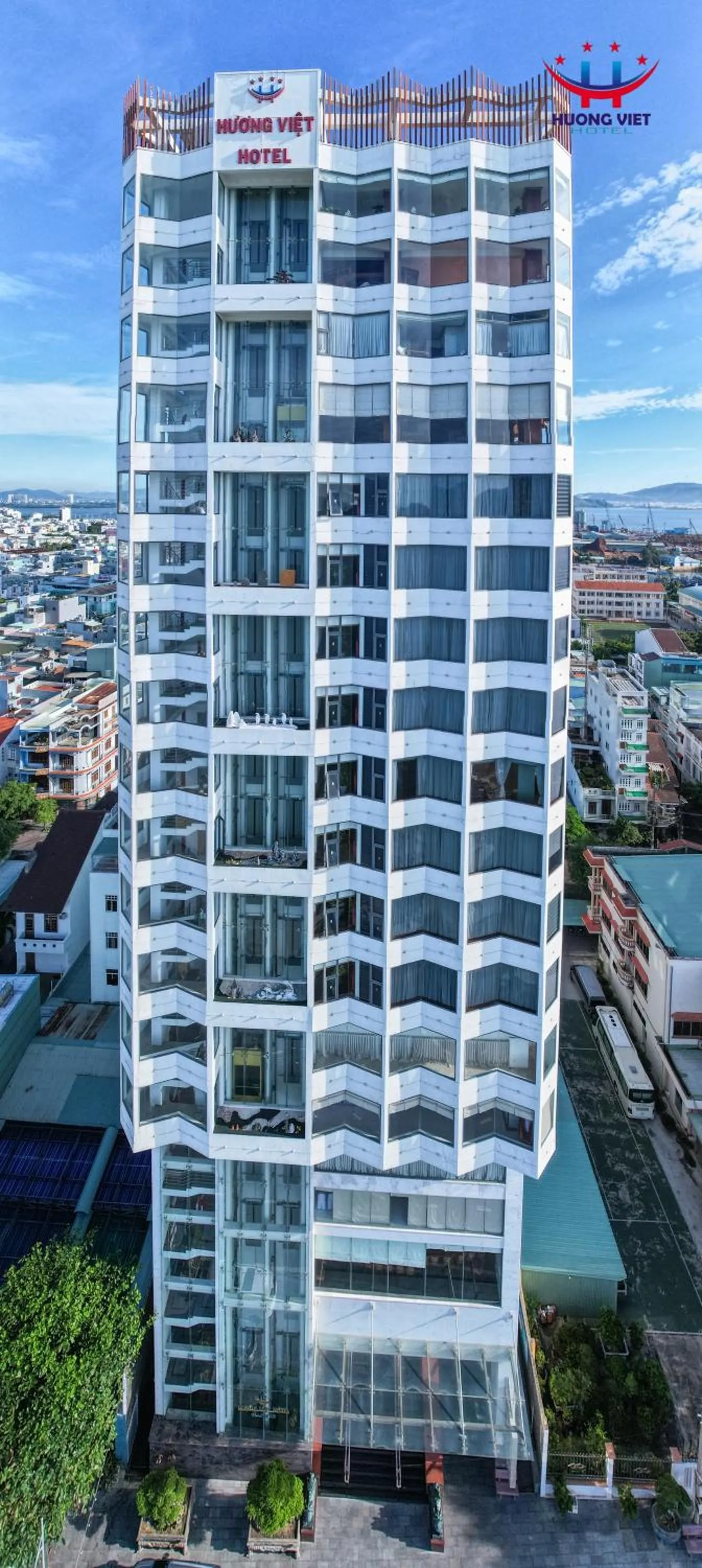 Property building in Huong Viet Hotel Quy Nhon - Beachfront