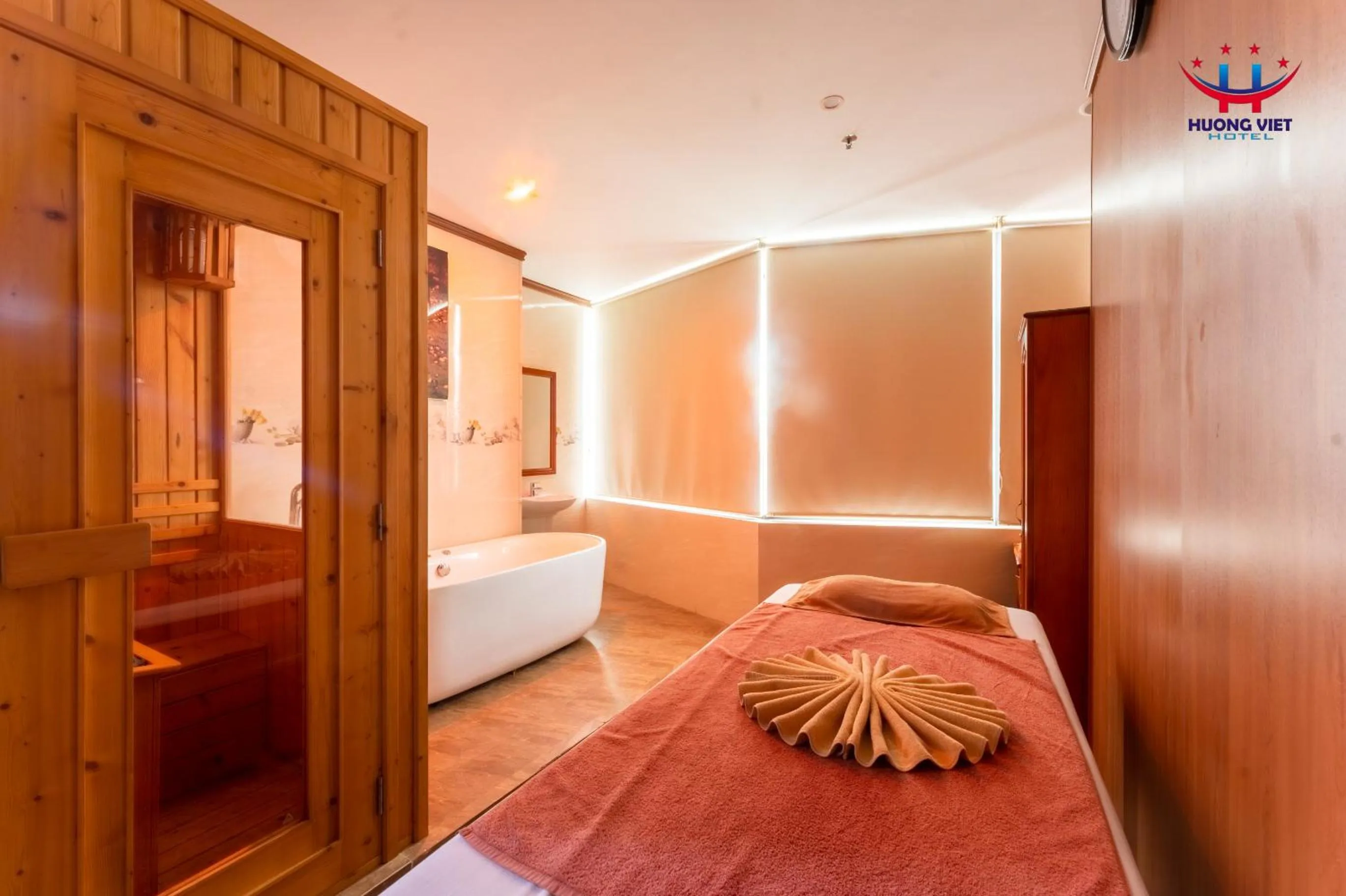 Massage, Bed in Huong Viet Hotel Quy Nhon - Beachfront