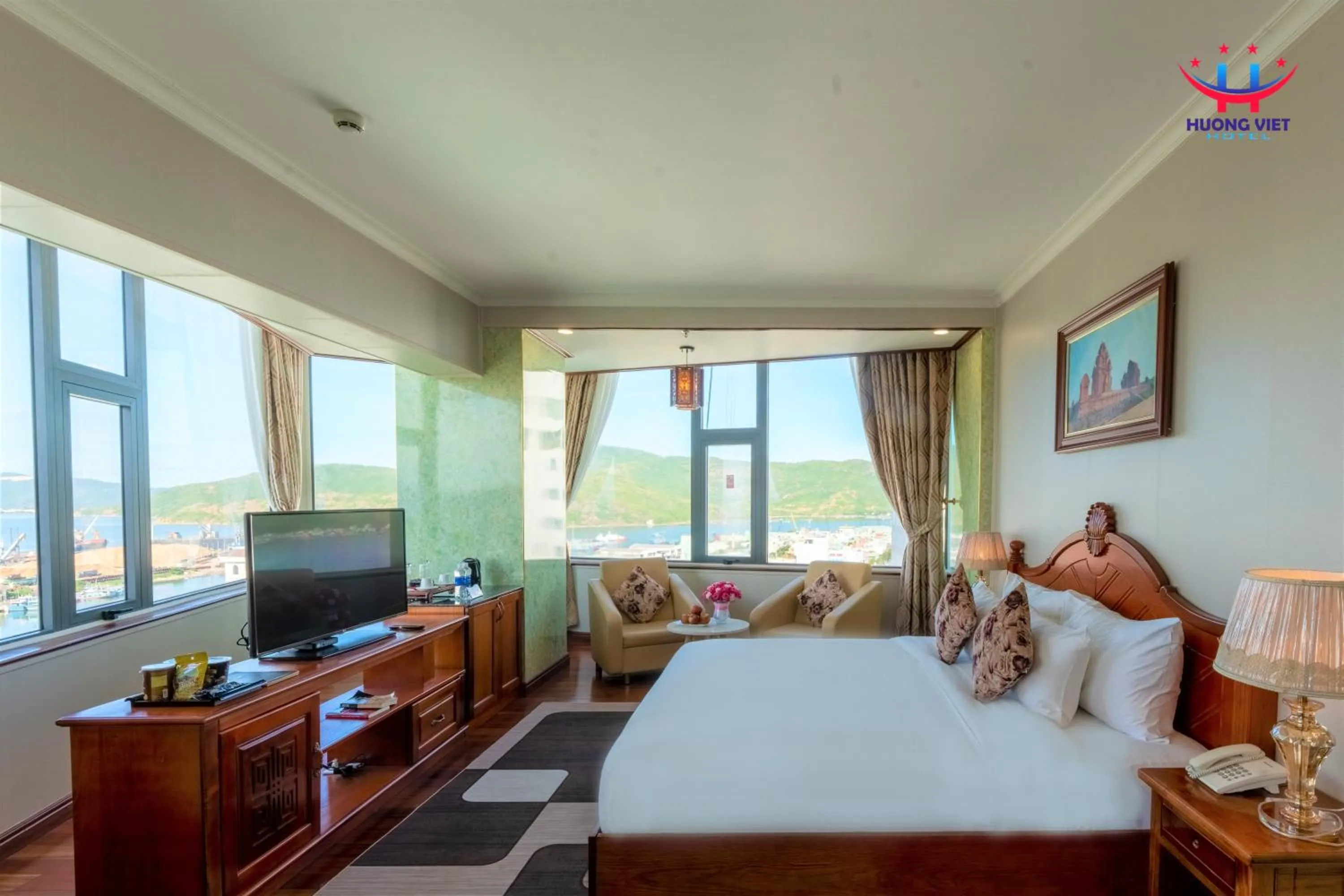 View (from property/room), Bed in Huong Viet Hotel Quy Nhon - Beachfront