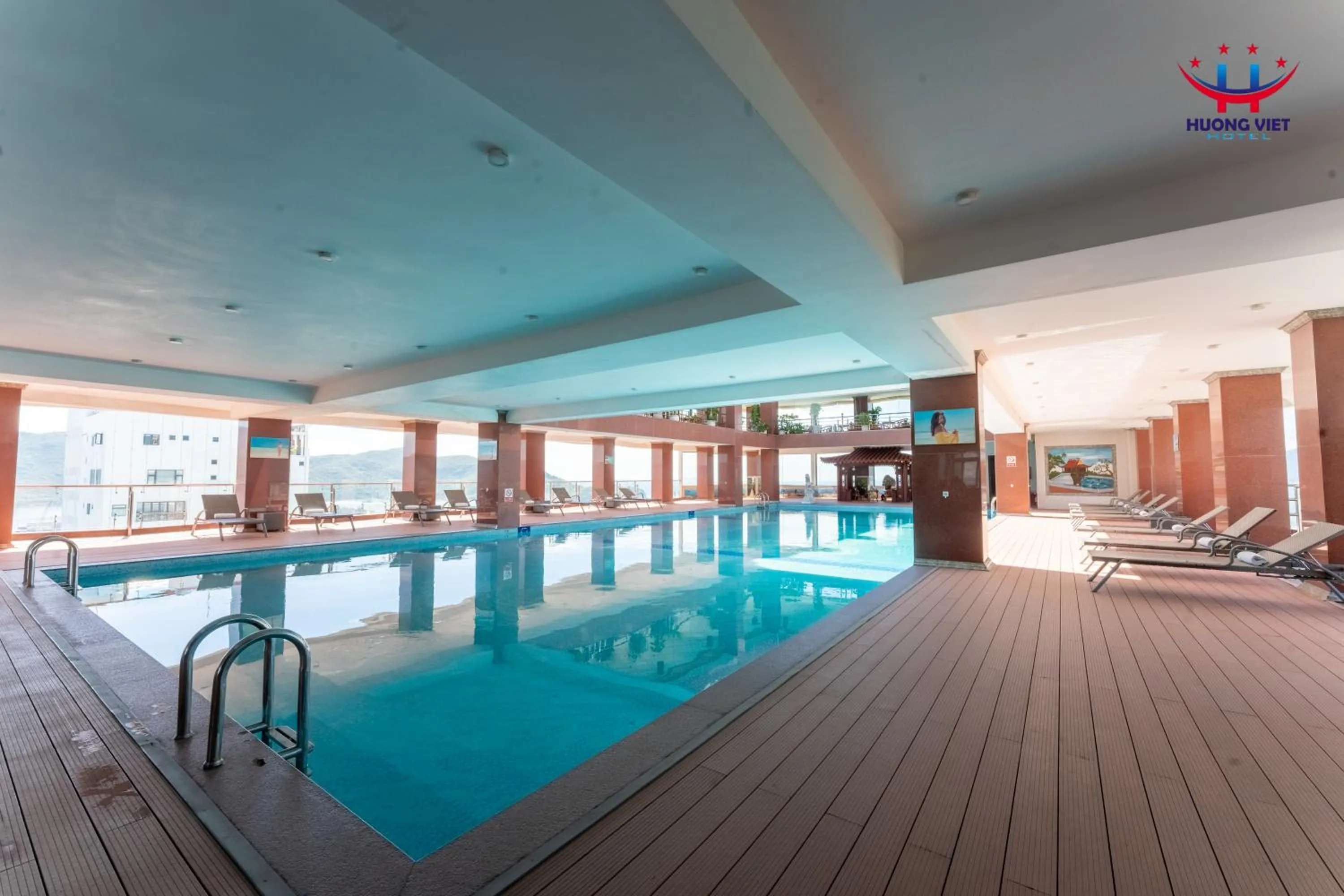 Swimming pool in Huong Viet Hotel Quy Nhon - Beachfront