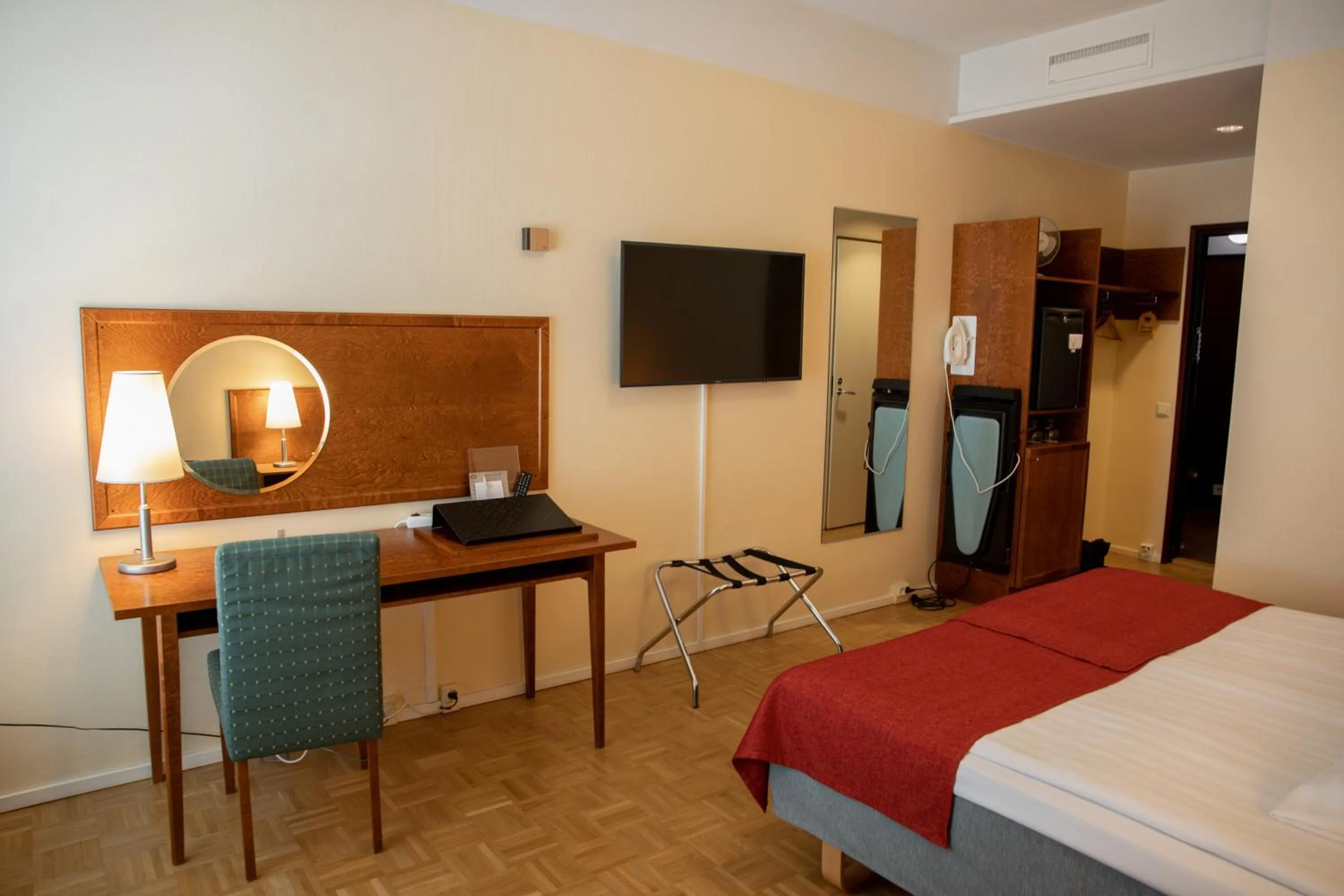 Photo of the whole room, Bed in Hotel Kokkola