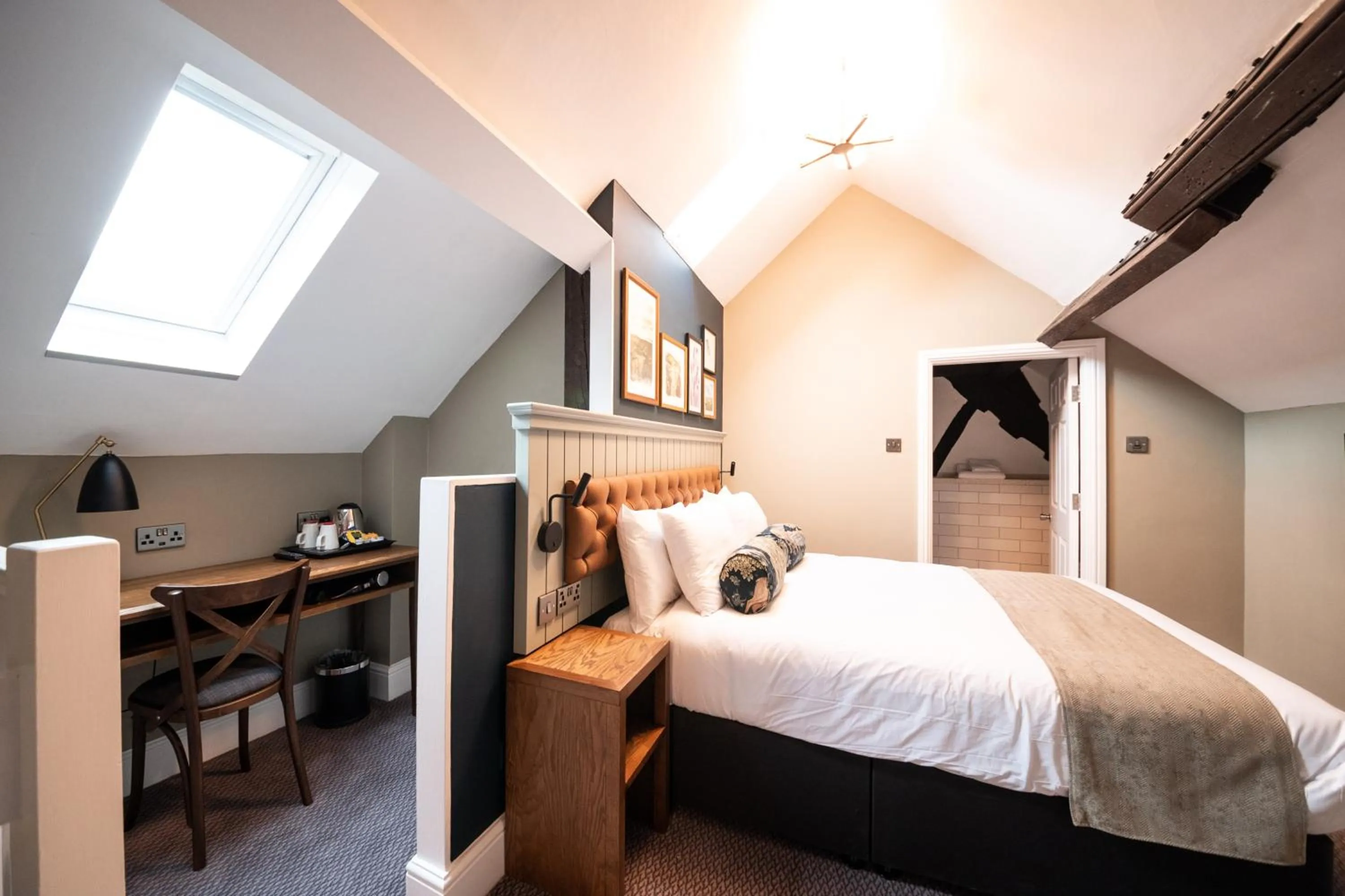 Coffee/tea facilities, Bed in The Castle by Innkeeper's Collection