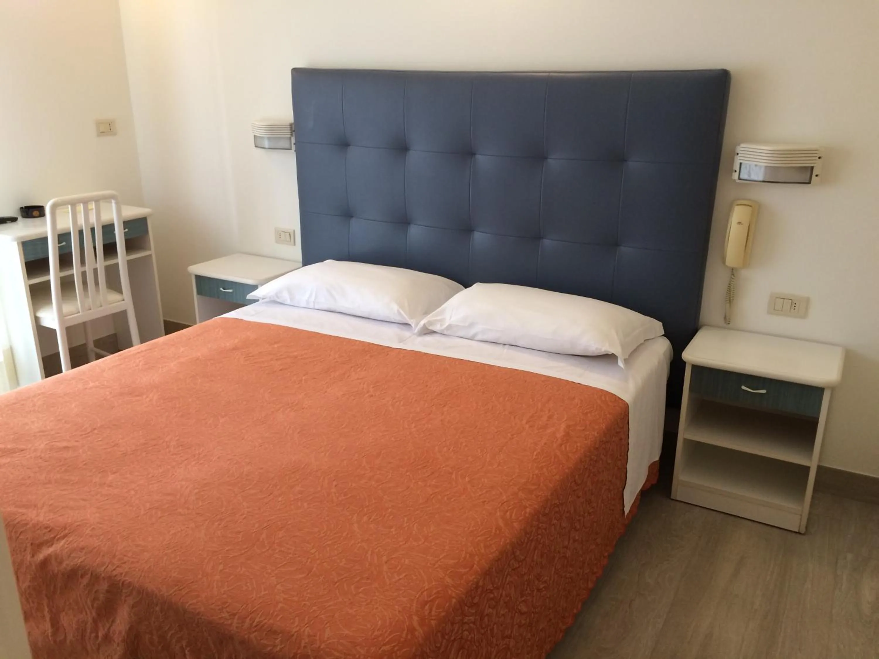 Bedroom in Hotel Pigalle