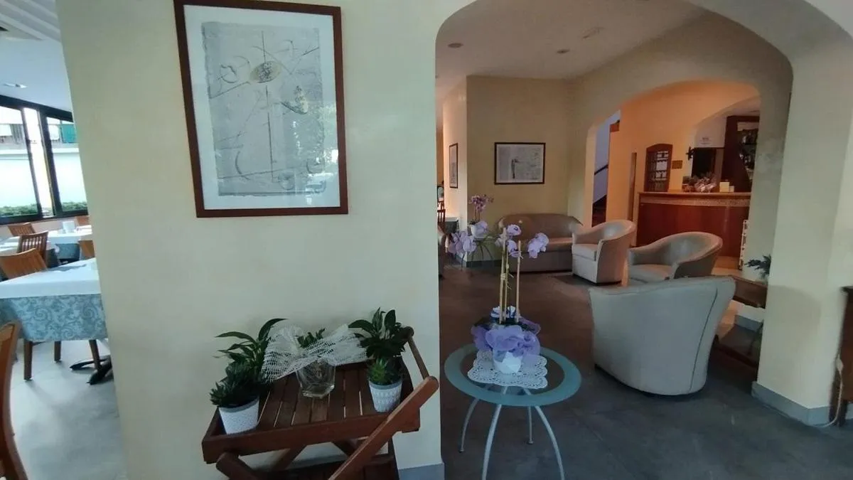 Seating area in Hotel Pigalle