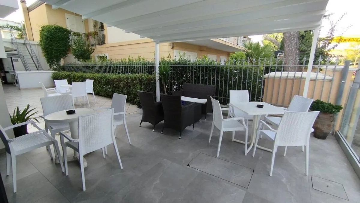 Garden in Hotel Pigalle