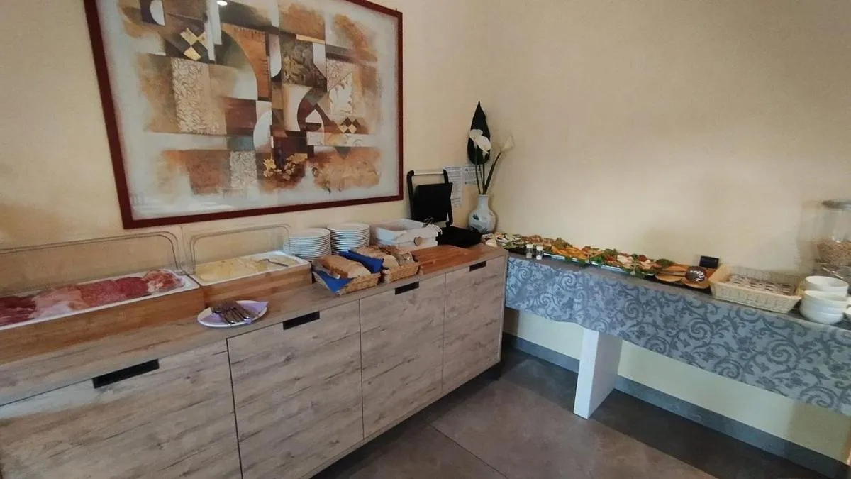 Buffet breakfast in Hotel Pigalle