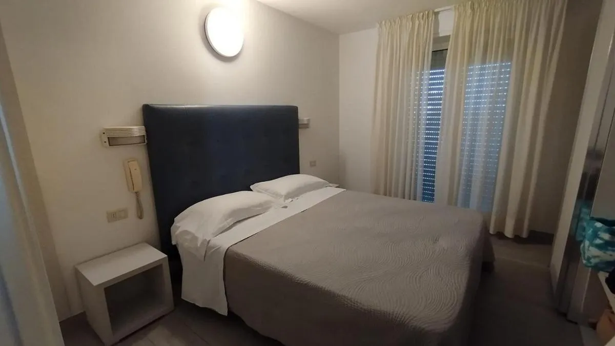 Bedroom in Hotel Pigalle