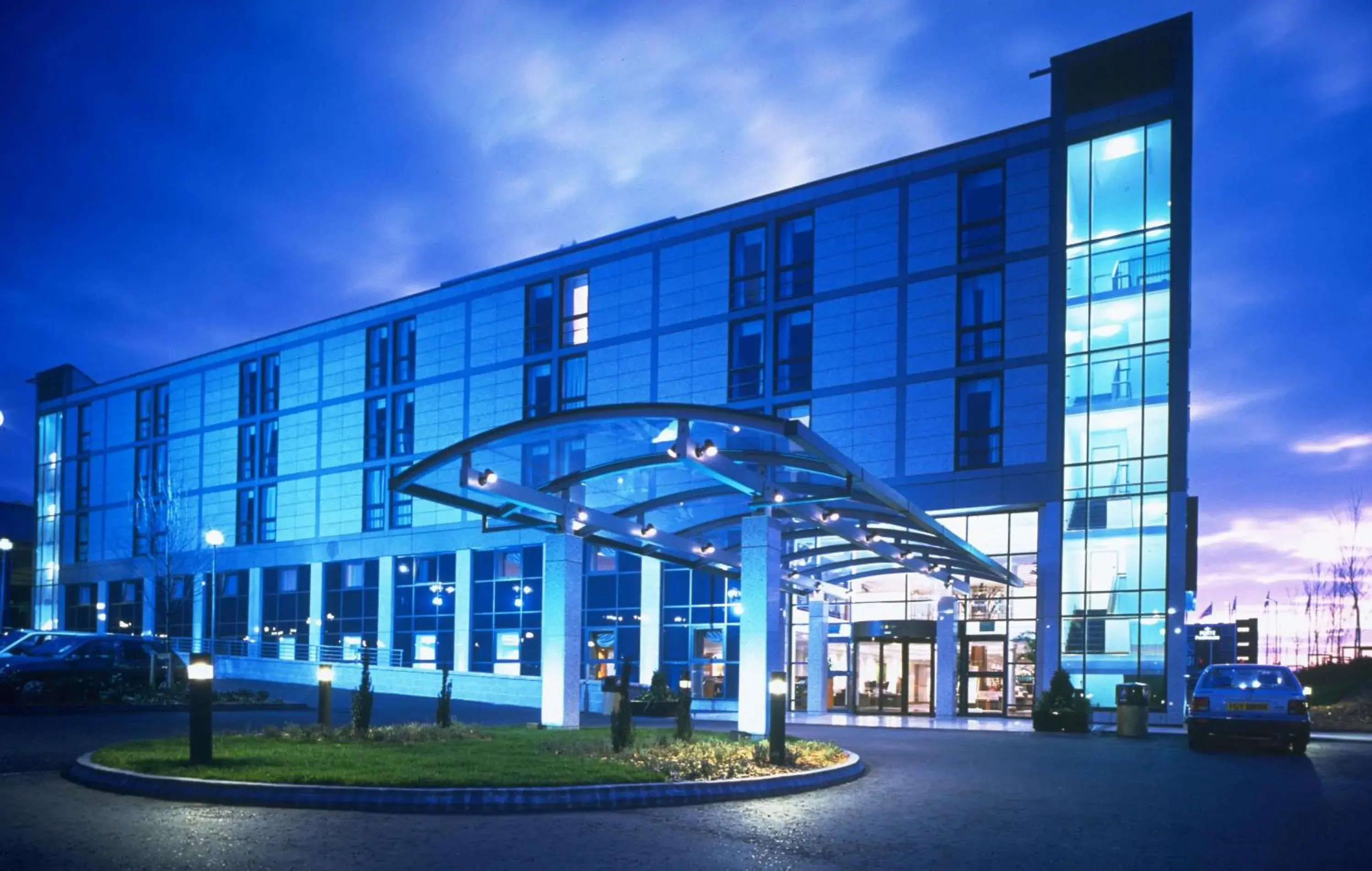 Property building in Hilton London Croydon Property building in Hilton London Croydon