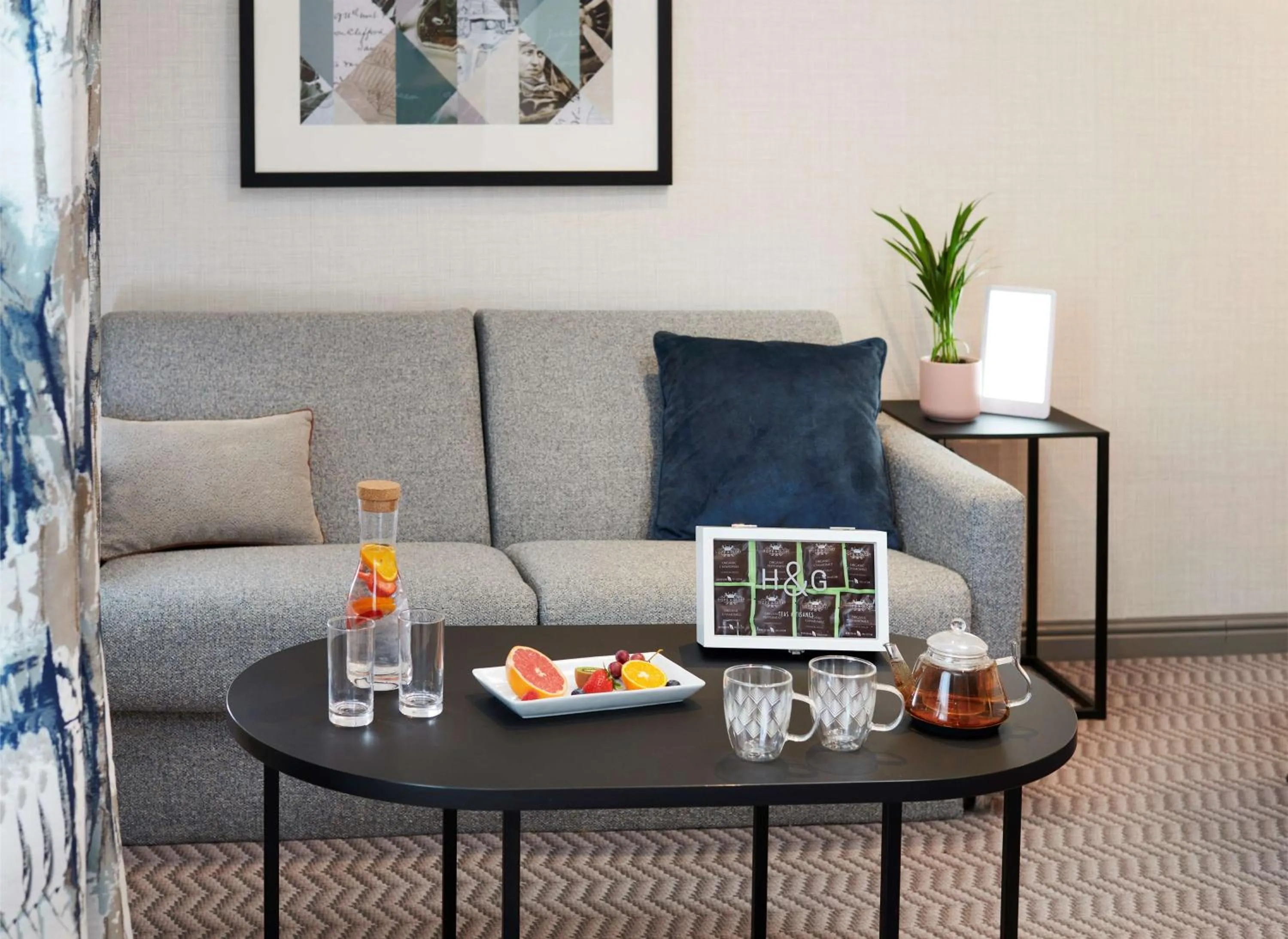 Living room in Hilton London Croydon