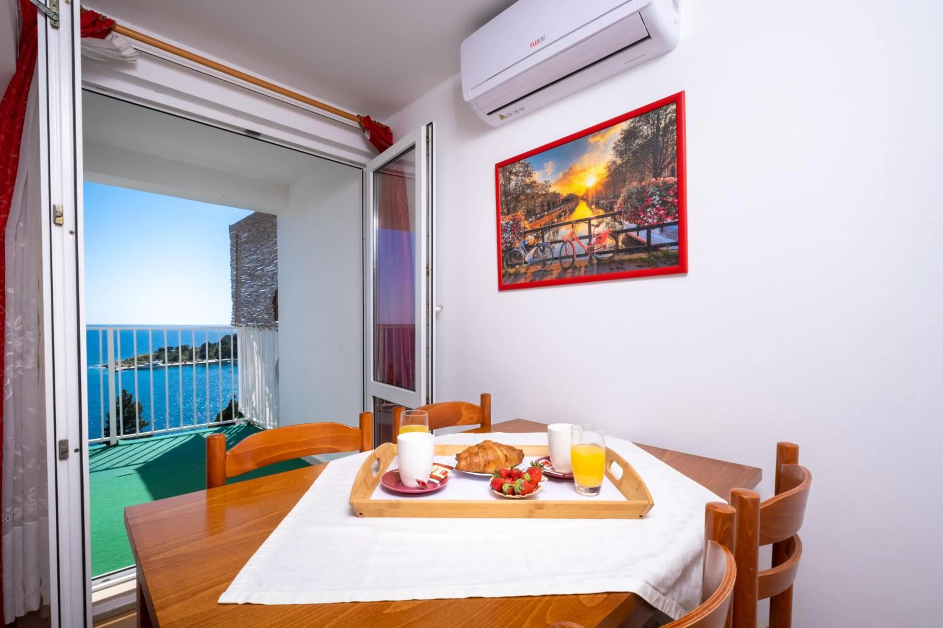 Dining area in Apartments Katica