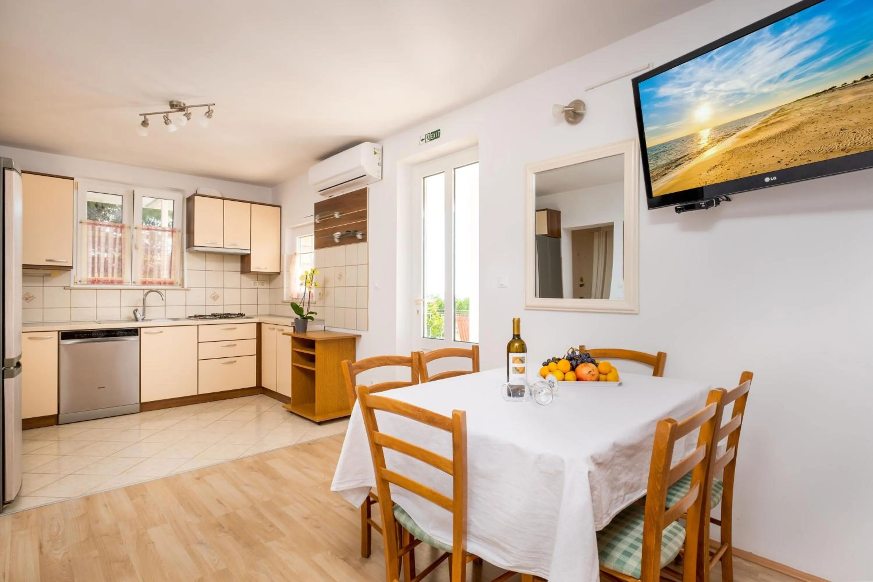 Dining area in Apartments Katica