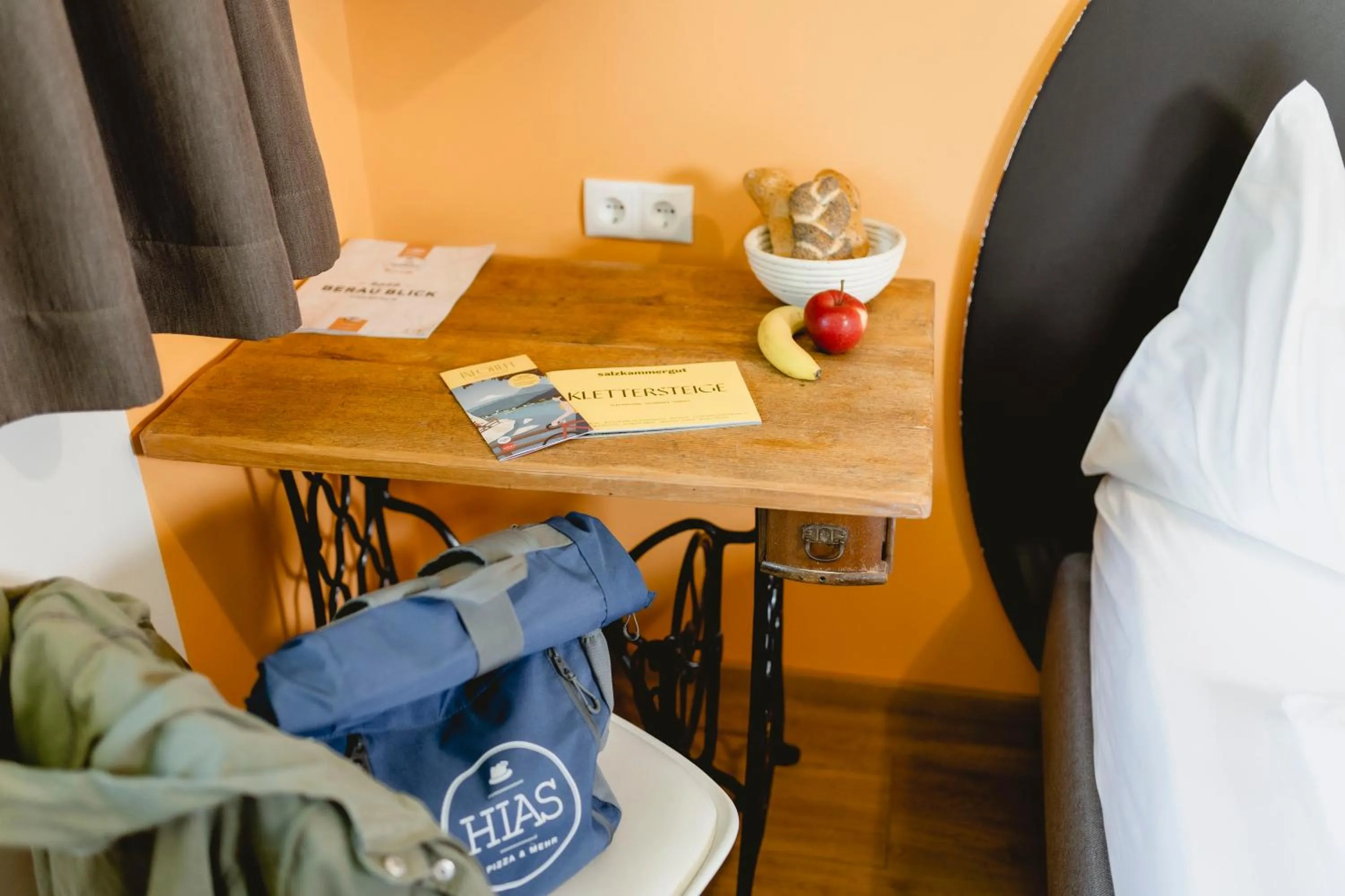 Photo of the whole room, Bed in zum Sigismund - kiss & sleep